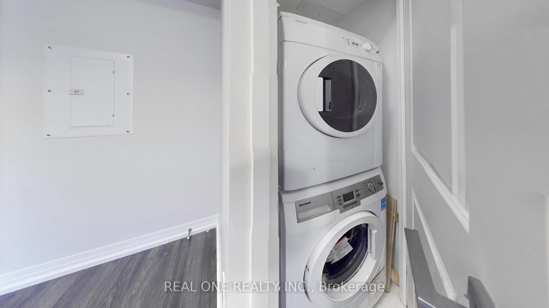 251 Jarvis Street Unit 526 photo 24