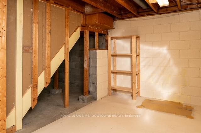 99 Silverstone Drive photo 29