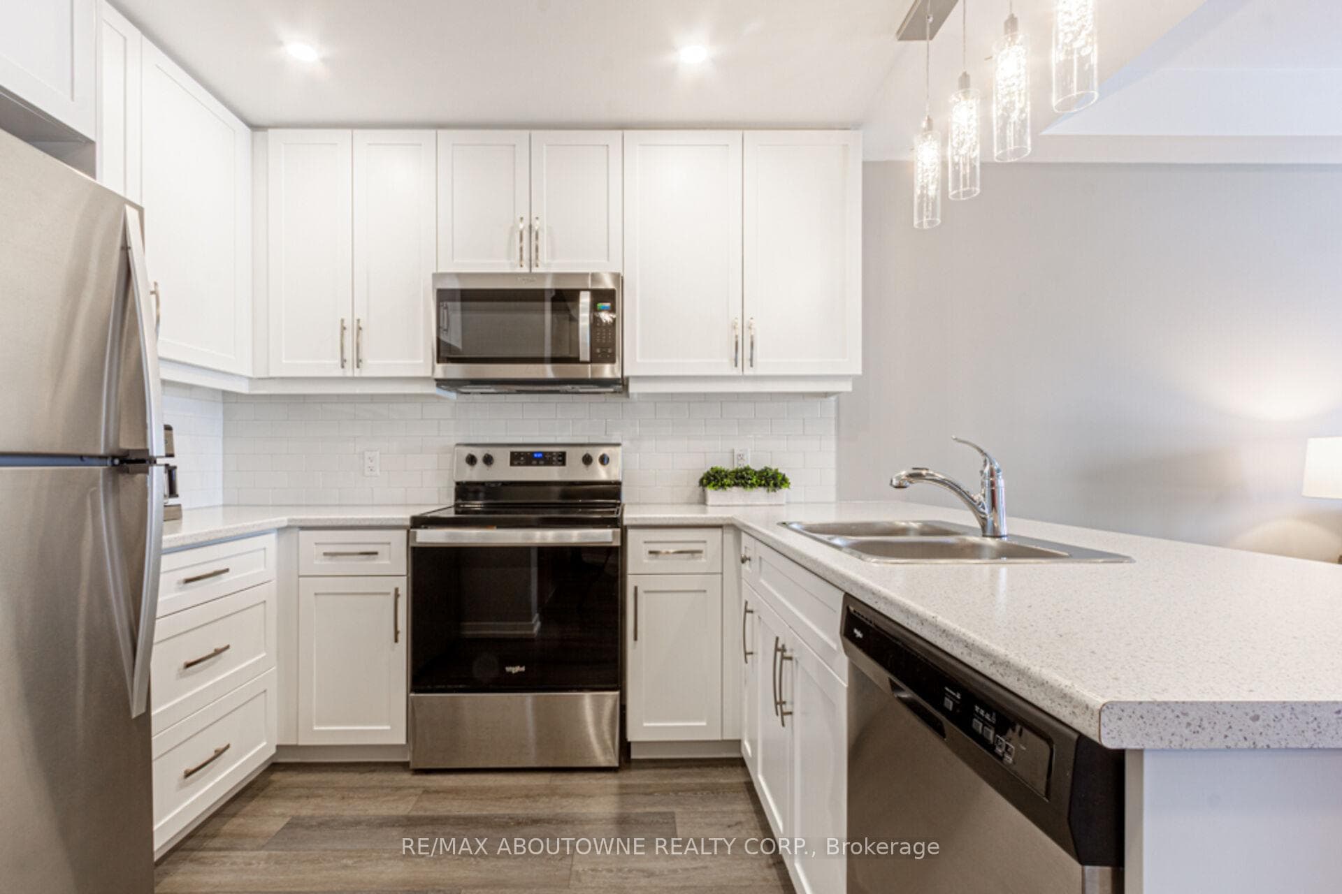 1276 Baseline Road photo 10