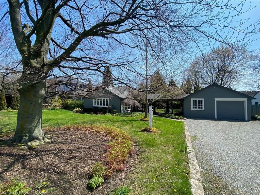 280 NIAGARA Boulevard photo 4
