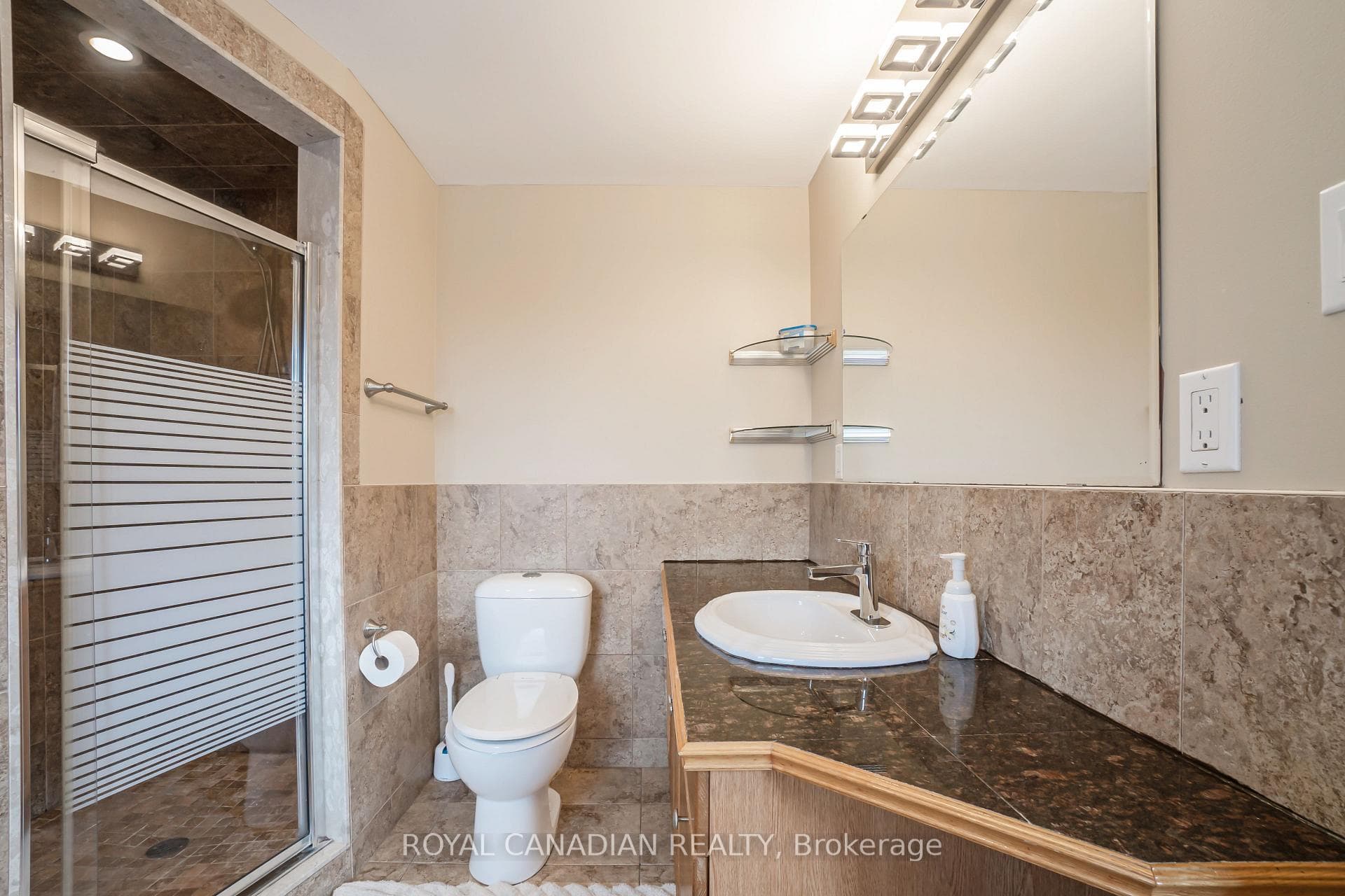 108 Beaconsfield Avenue photo 25
