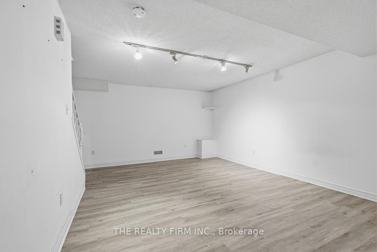 151 Martinet Avenue Unit 60 photo 27
