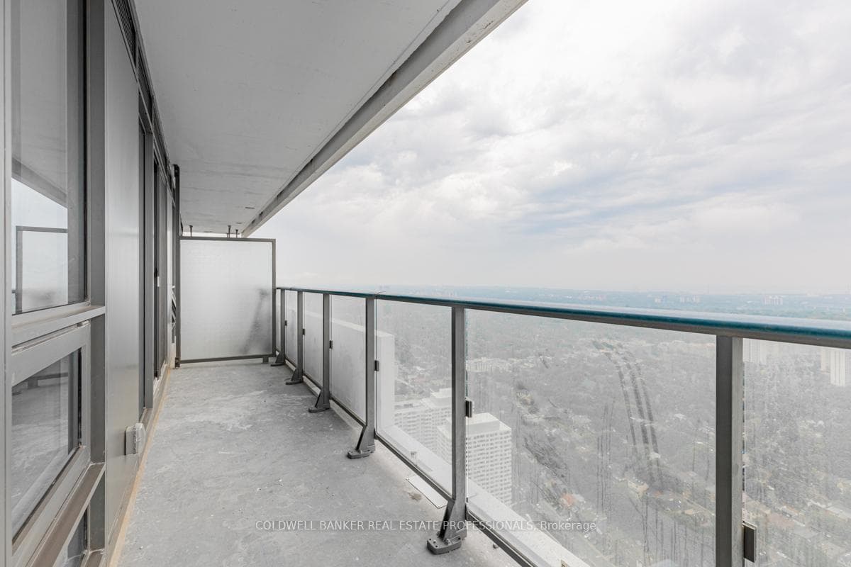 2221 Yonge Street Unit 5304 photo 24