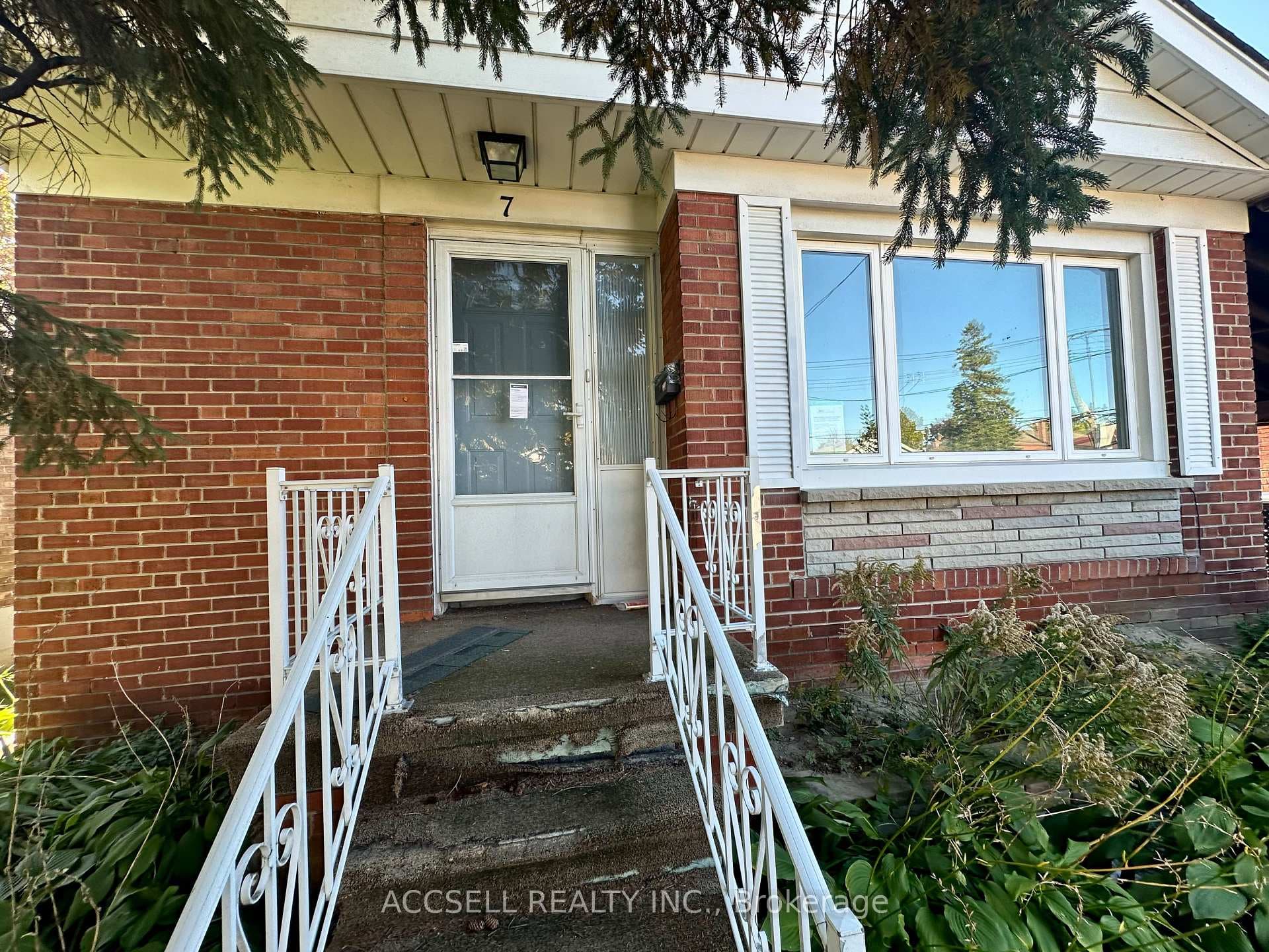 7 Minford Avenue photo 3