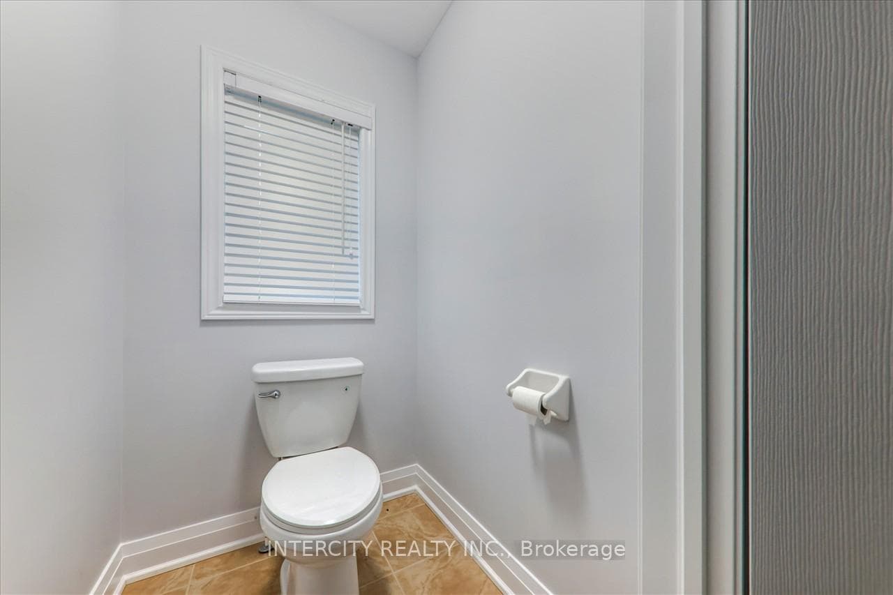 645 Armstrong Road photo 22