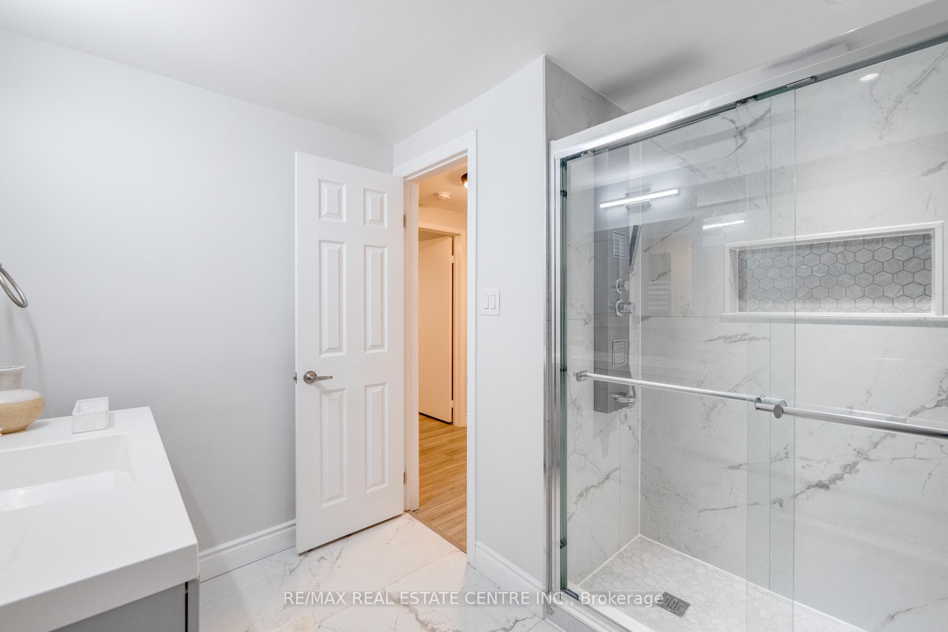 9 Metcalfe Court photo 24