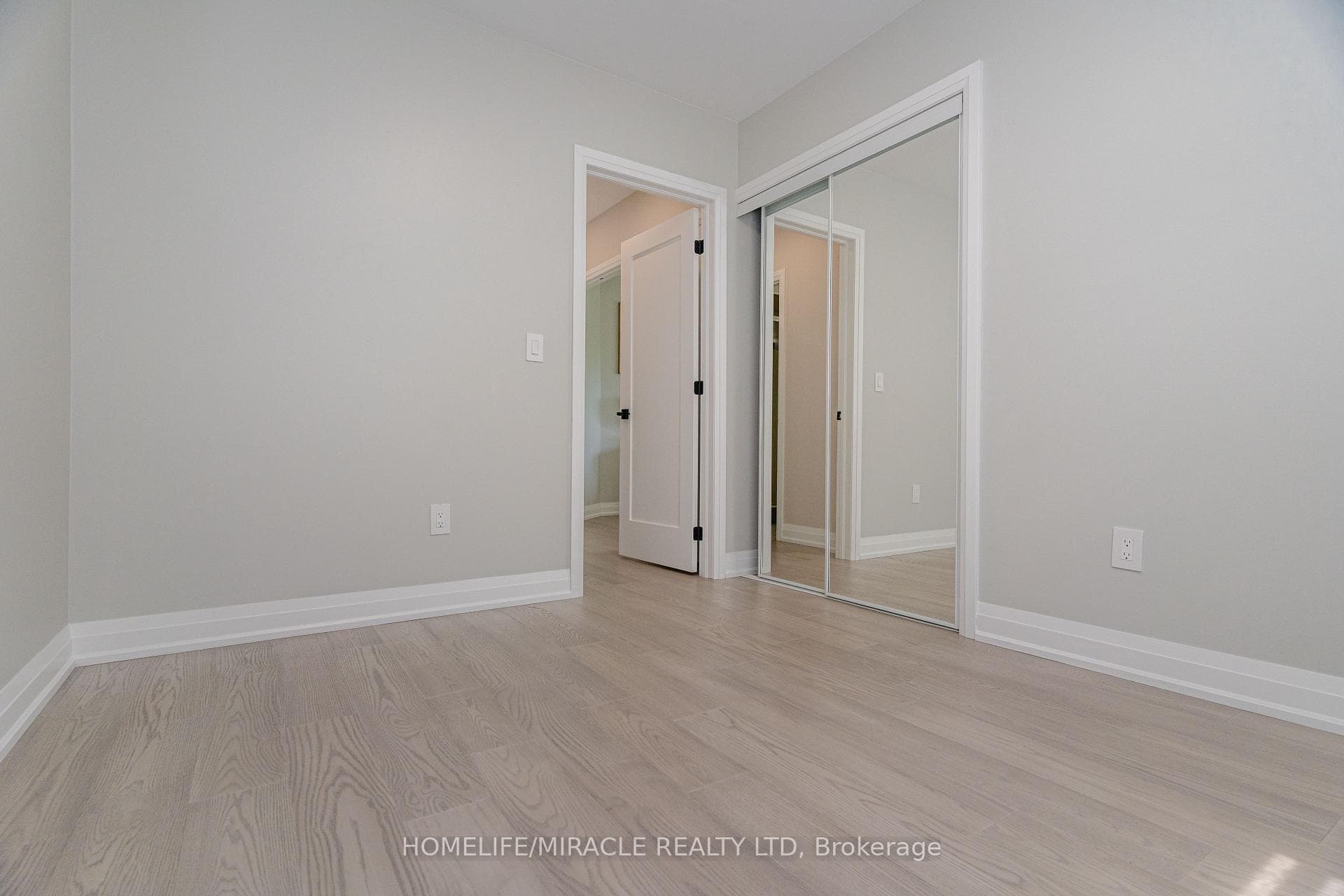 40 Valleypark Crescent photo 22
