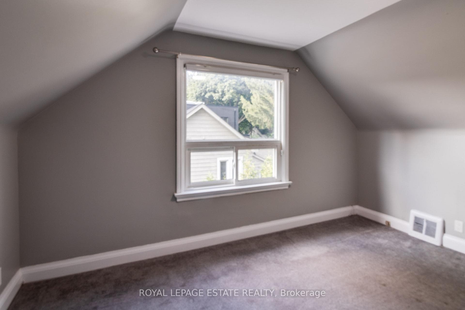 39 St Quentin Avenue photo 19