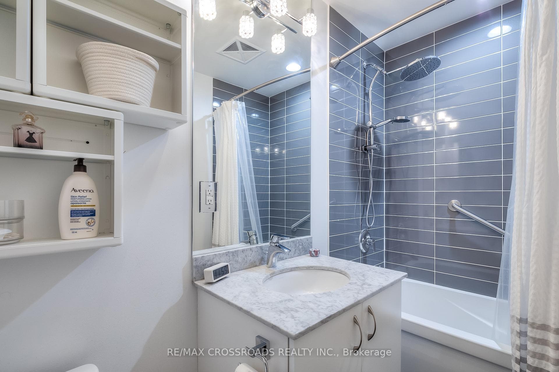 150 East Liberty Street Unit 1701 photo 20