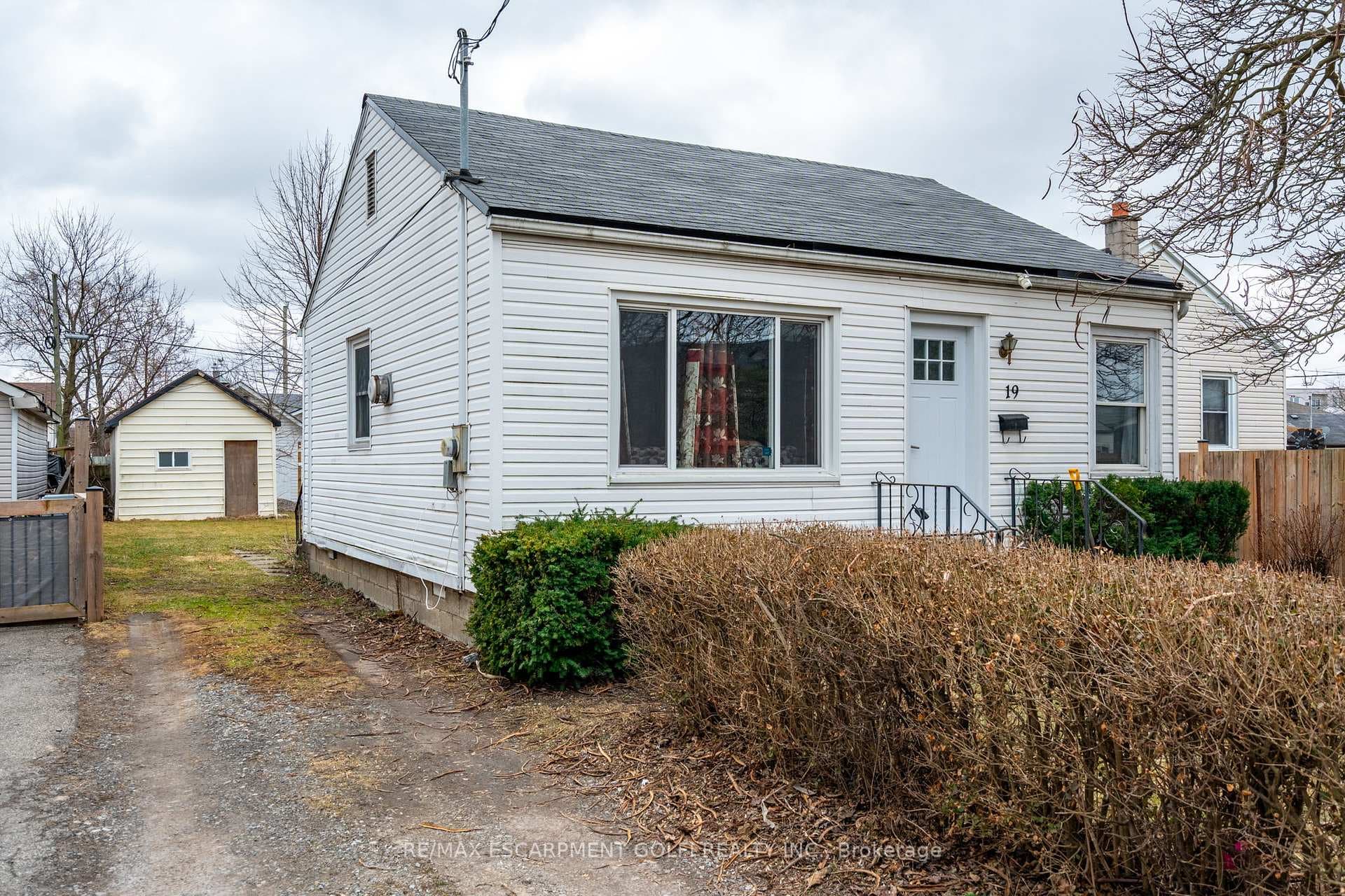 19 WESTON Road photo 2