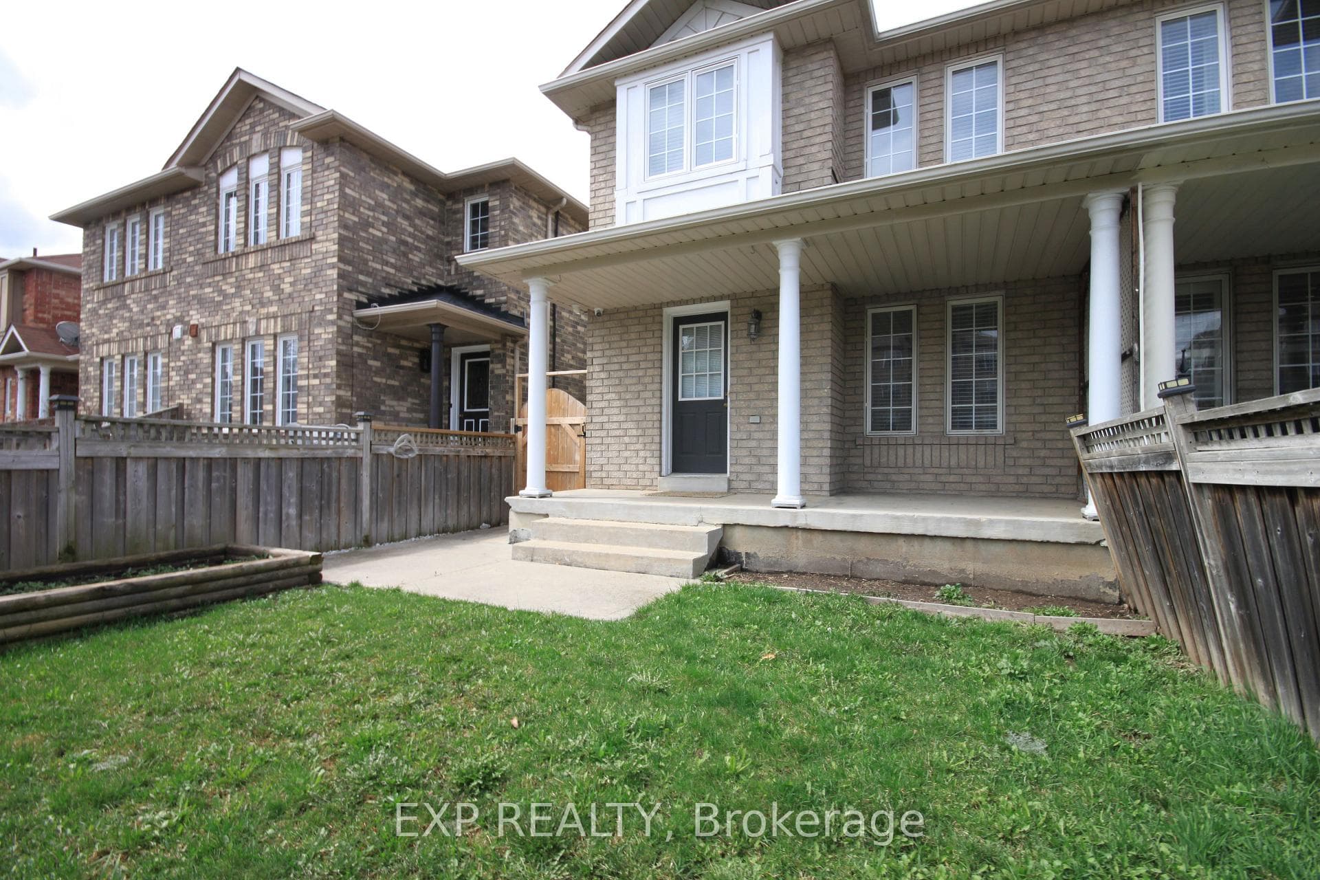 1318 Mowat Lane photo 18
