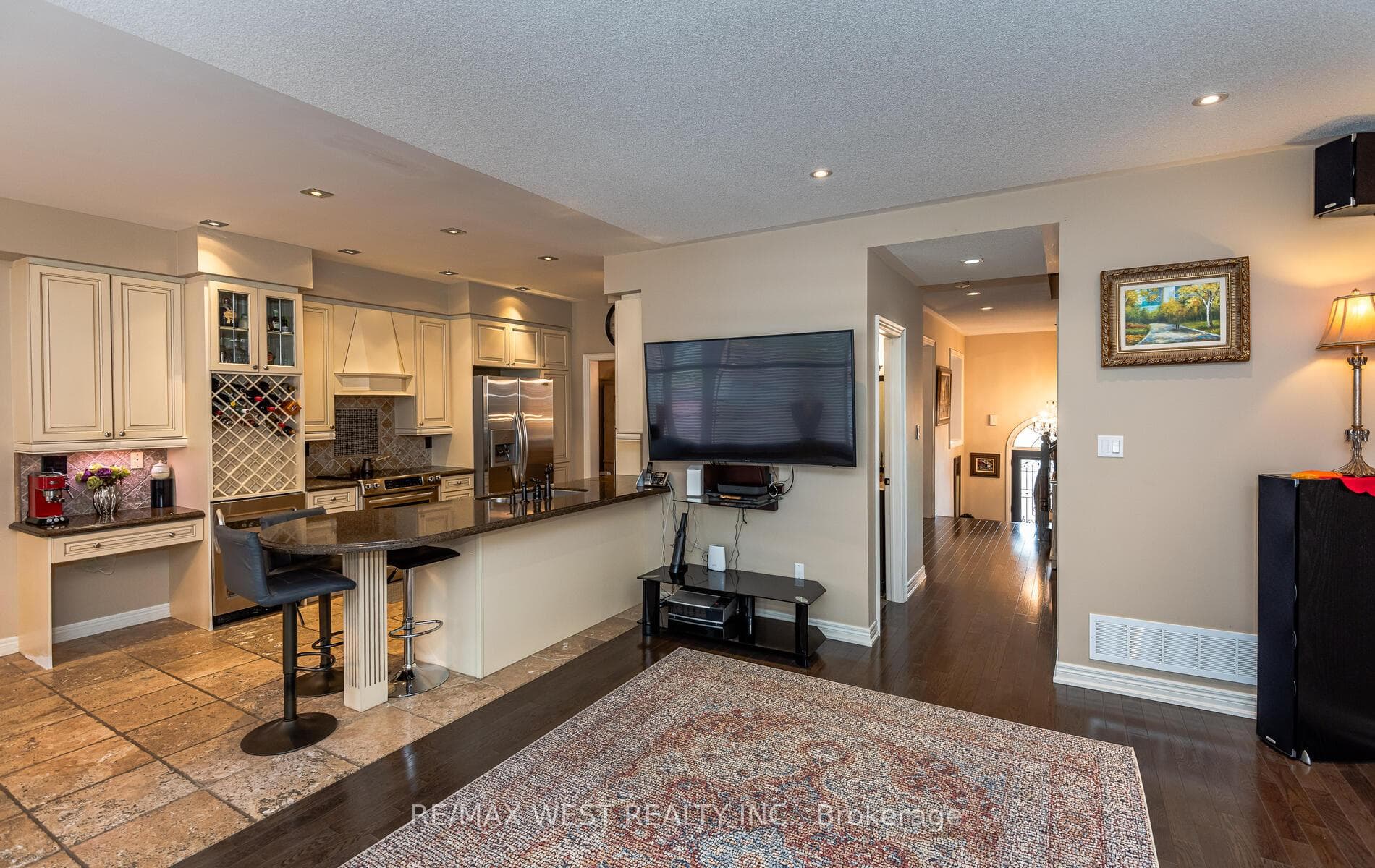 8 Carriage House Circle photo 7