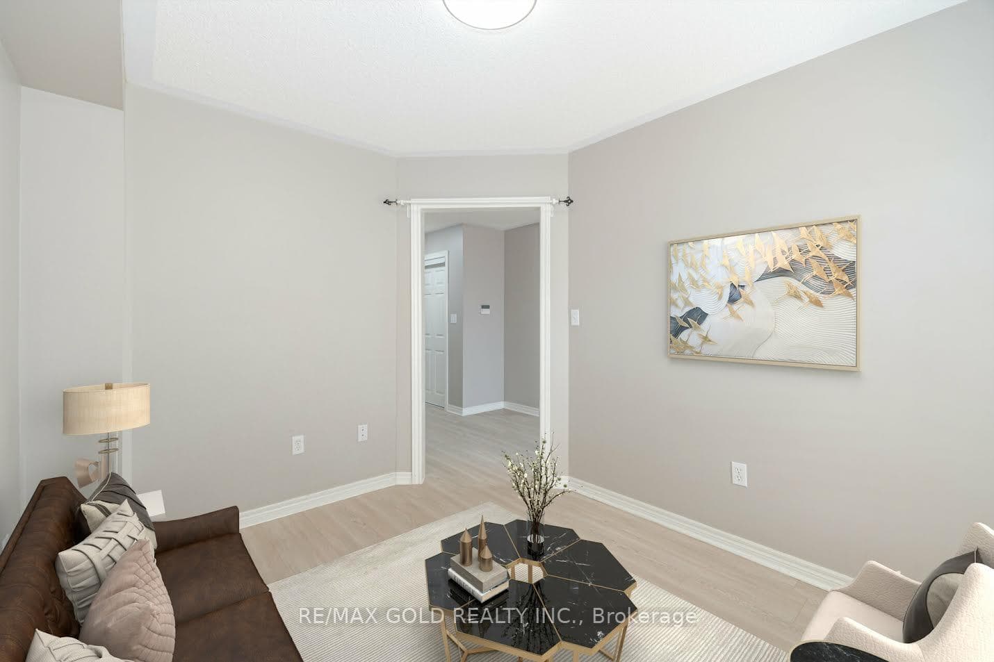 1063 Zimmerman Crescent photo 5