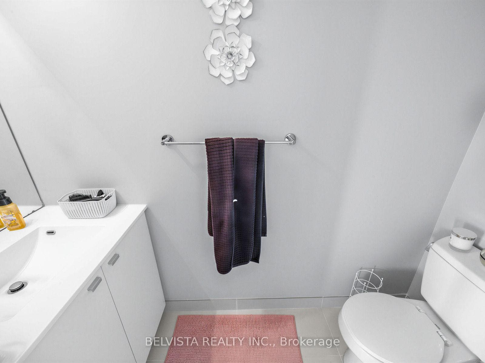 105 The Queensway Avenue Unit 805 photo 13