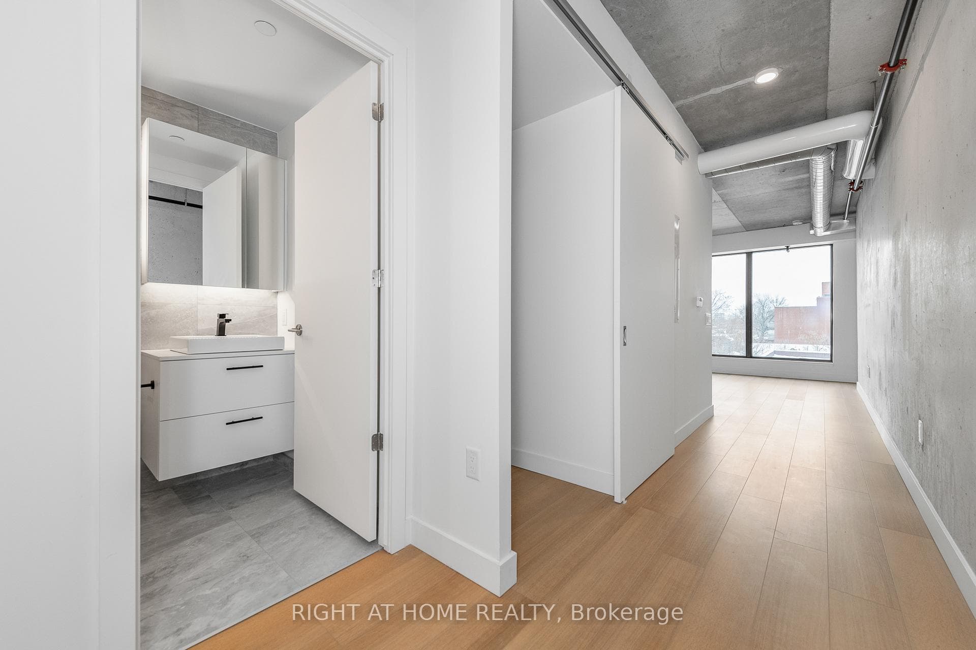 10 James Street Unit 401 photo 6