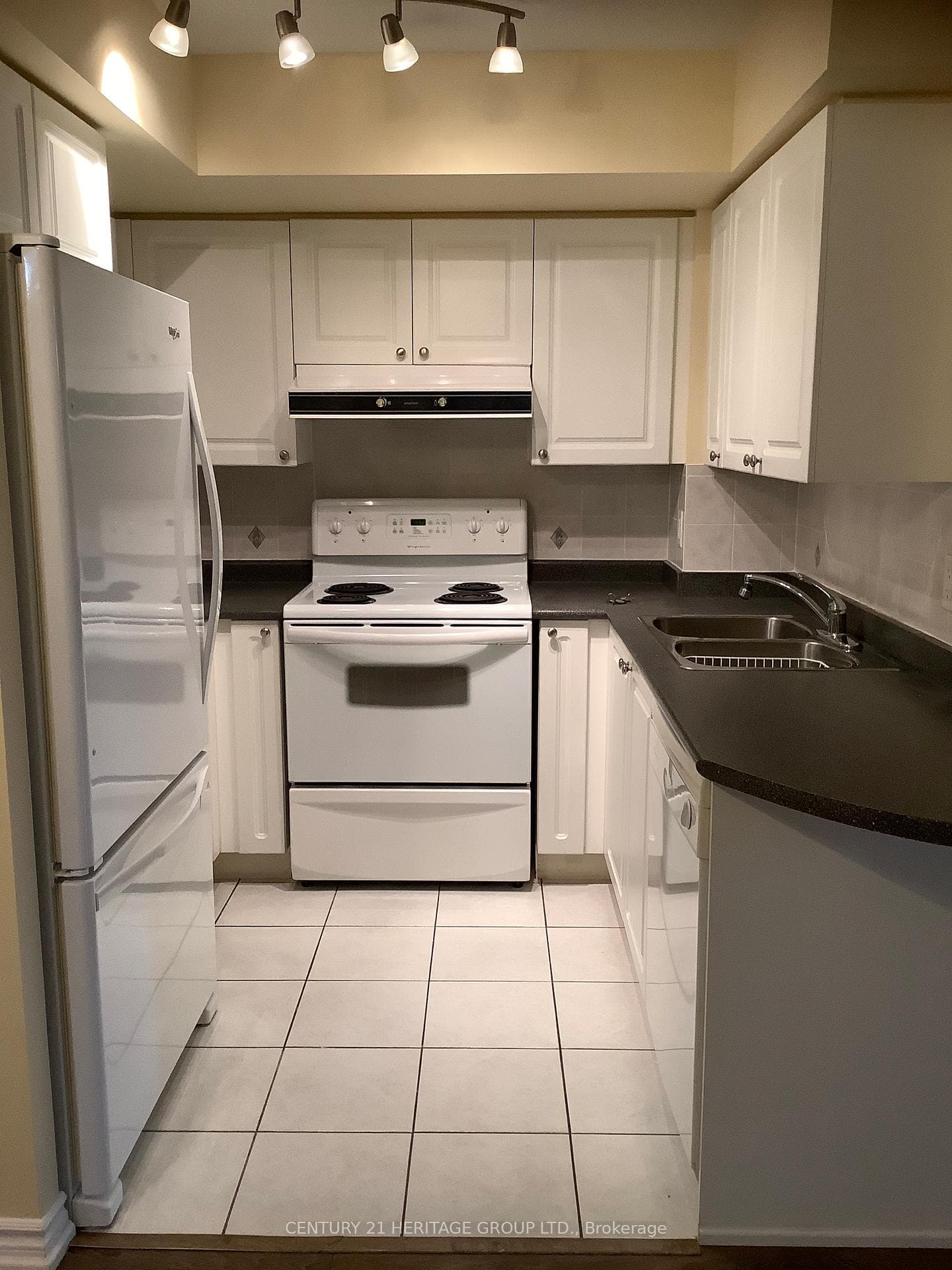 17 Barberry Place Unit 409 photo 6