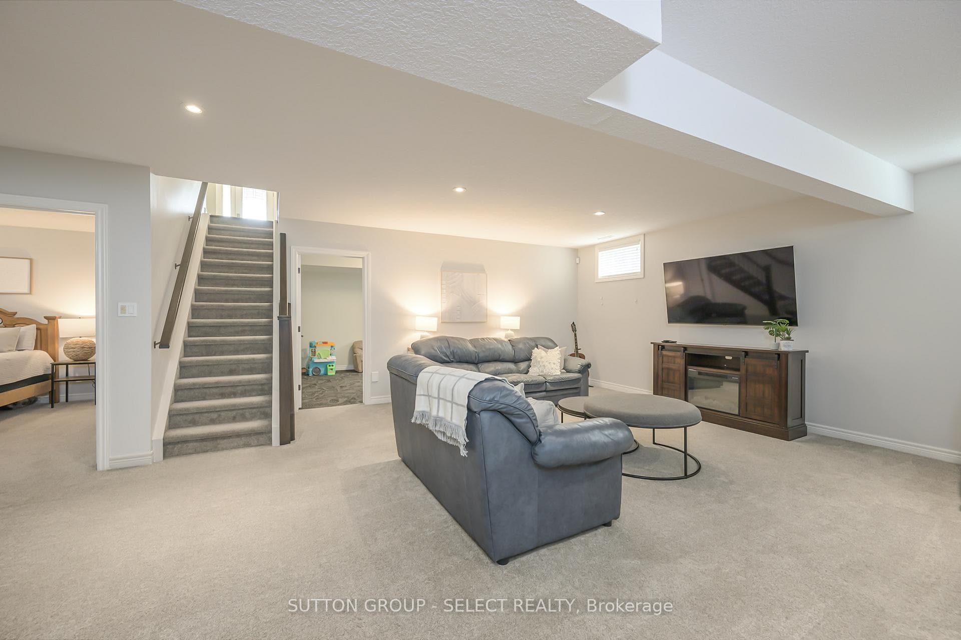 398 Beamish Street photo 28