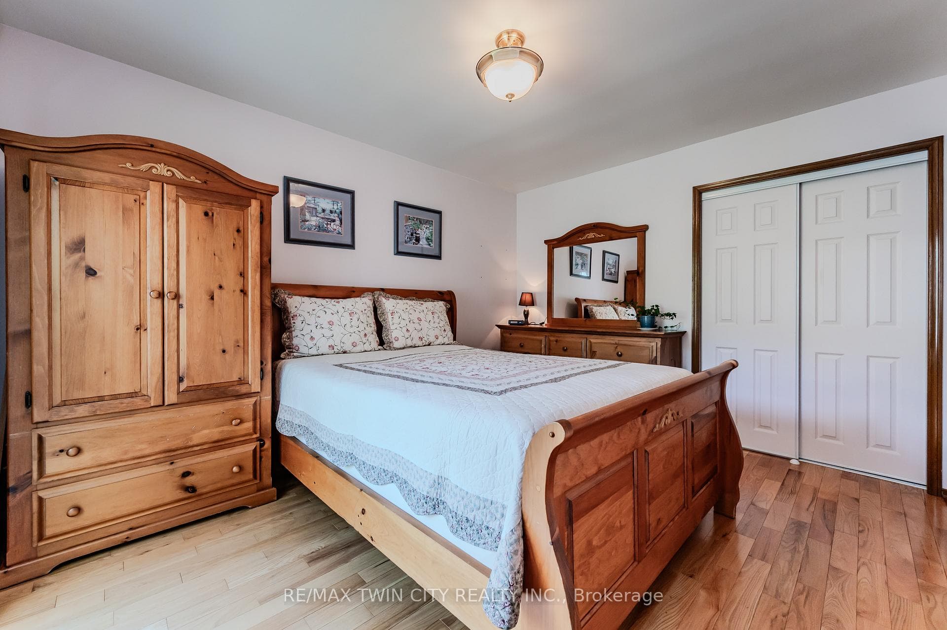 125 Wimbleton Crescent photo 15