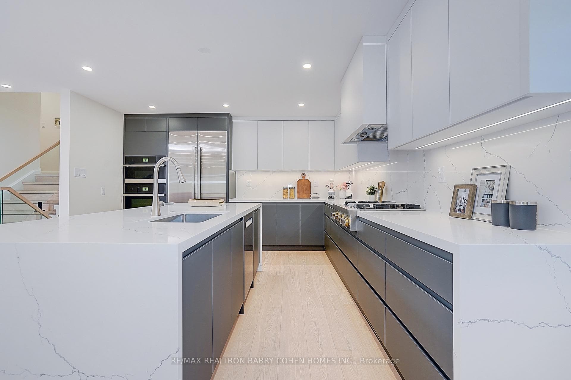 34 Elliotwood Court photo 9