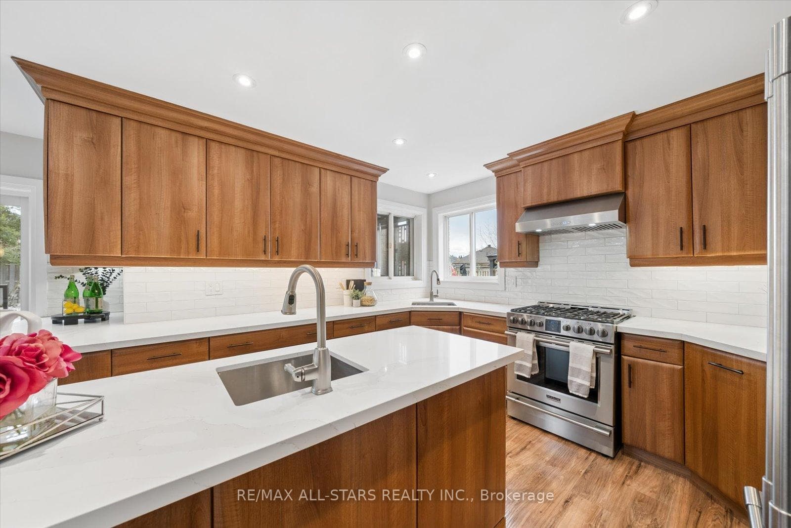 114 Kingsridge Road photo 19