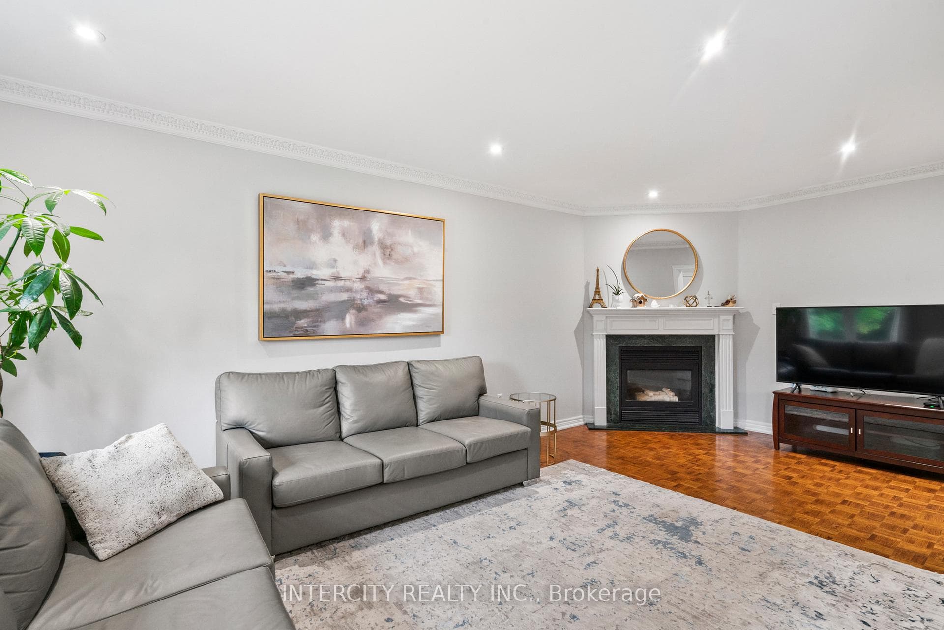 414 Cunningham Drive photo 10