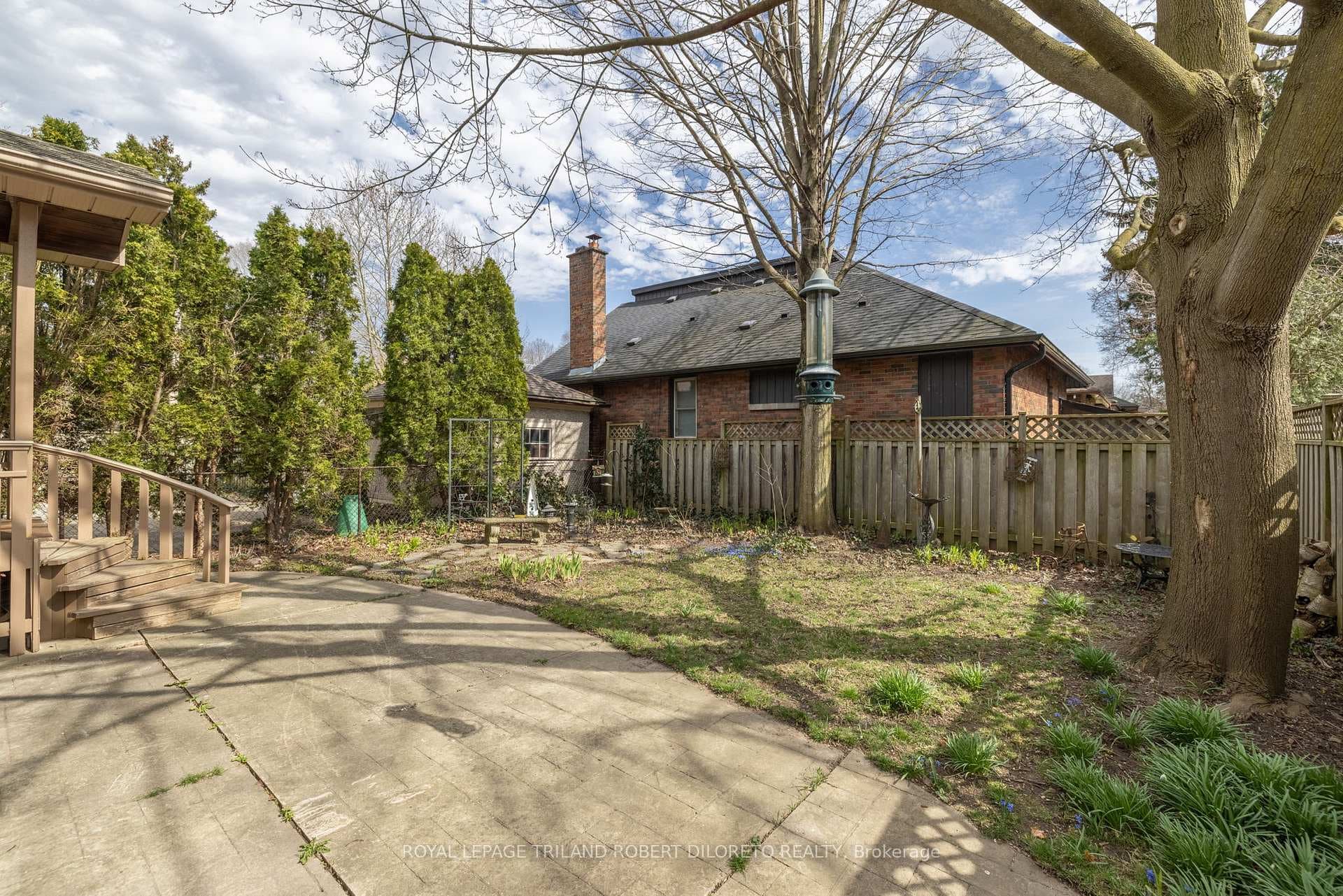 439 Victoria Street photo 30
