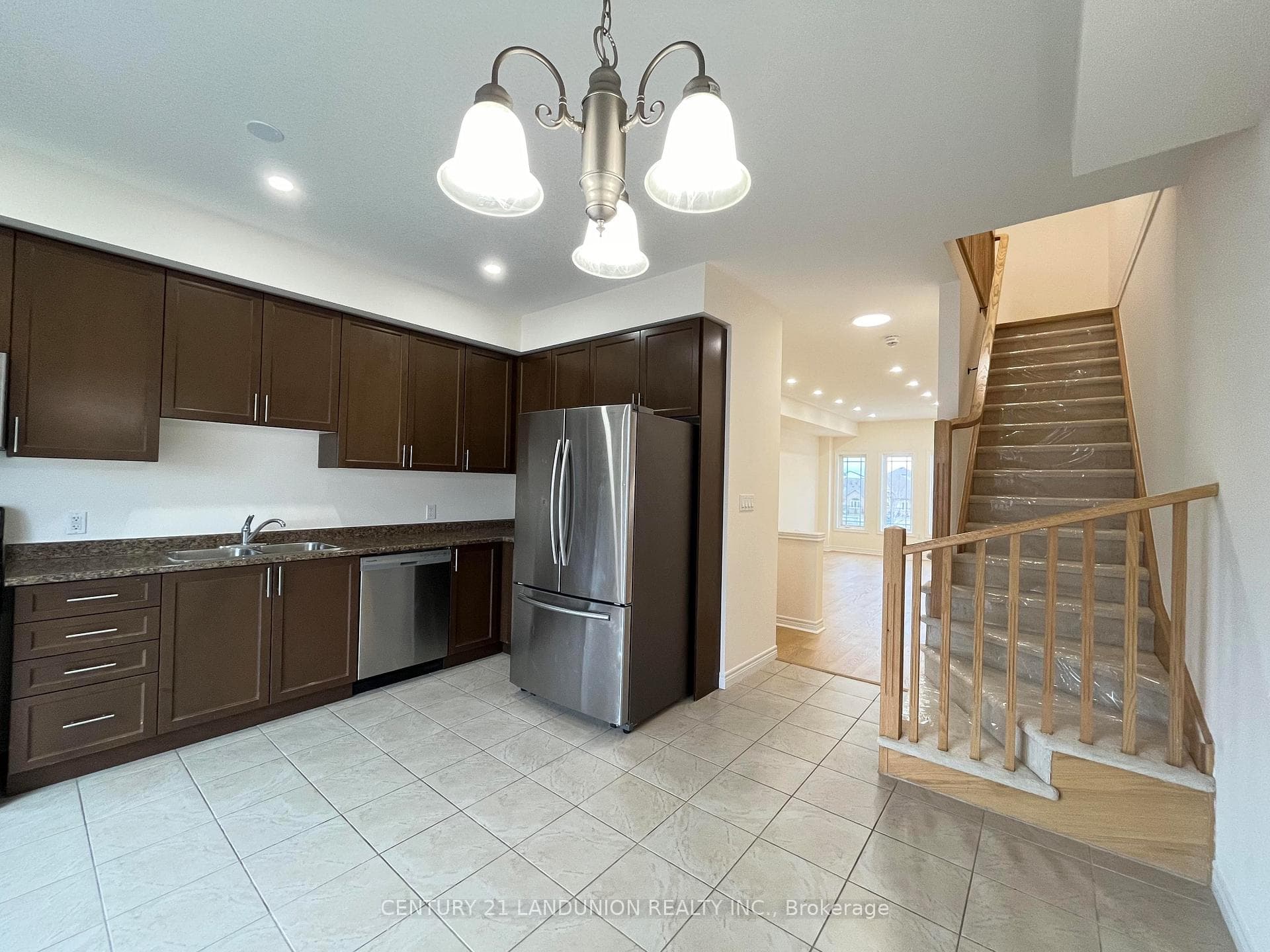 56 Bloom Crescent photo 11