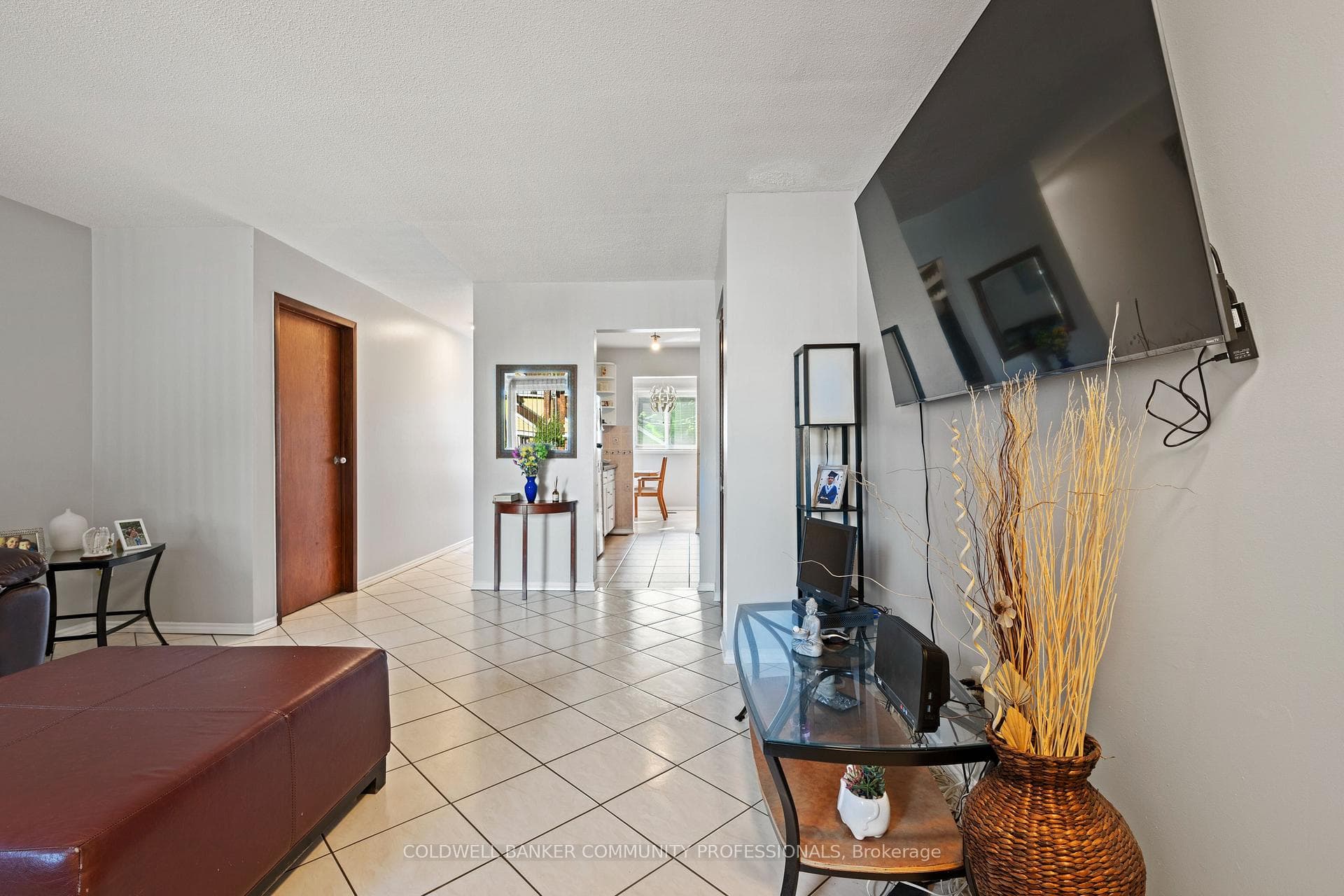 135 West Avenue photo 5
