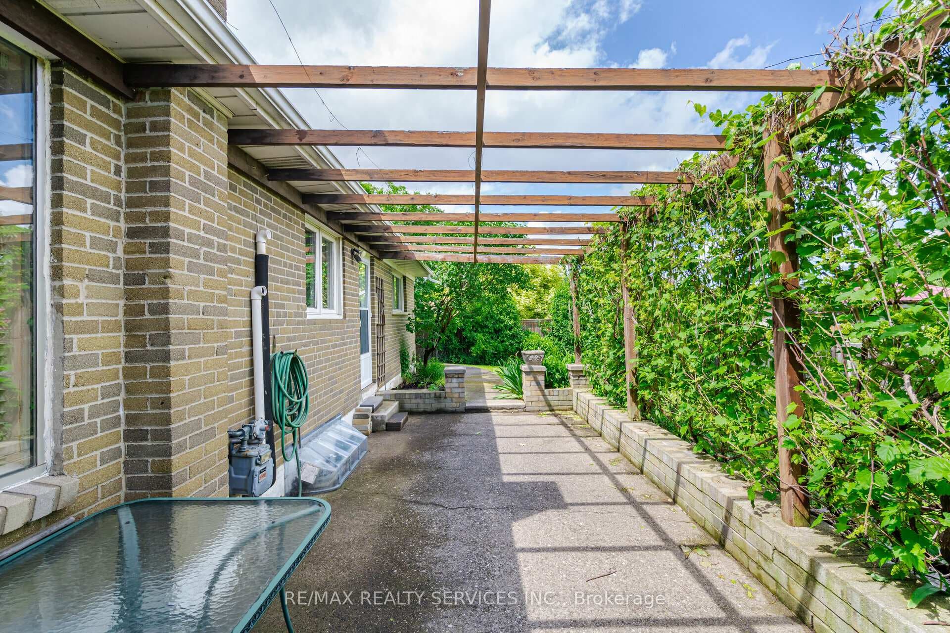 35 Caldwell Crescent photo 30