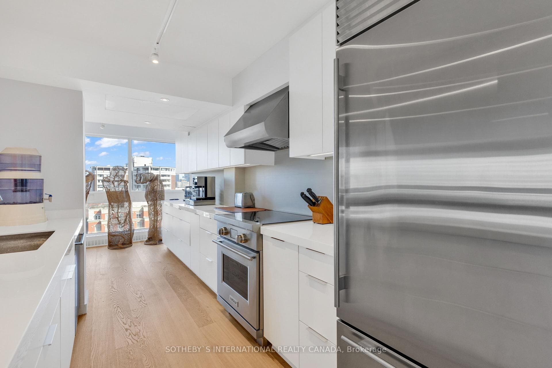 63 St Clair Avenue Unit 1702 photo 8