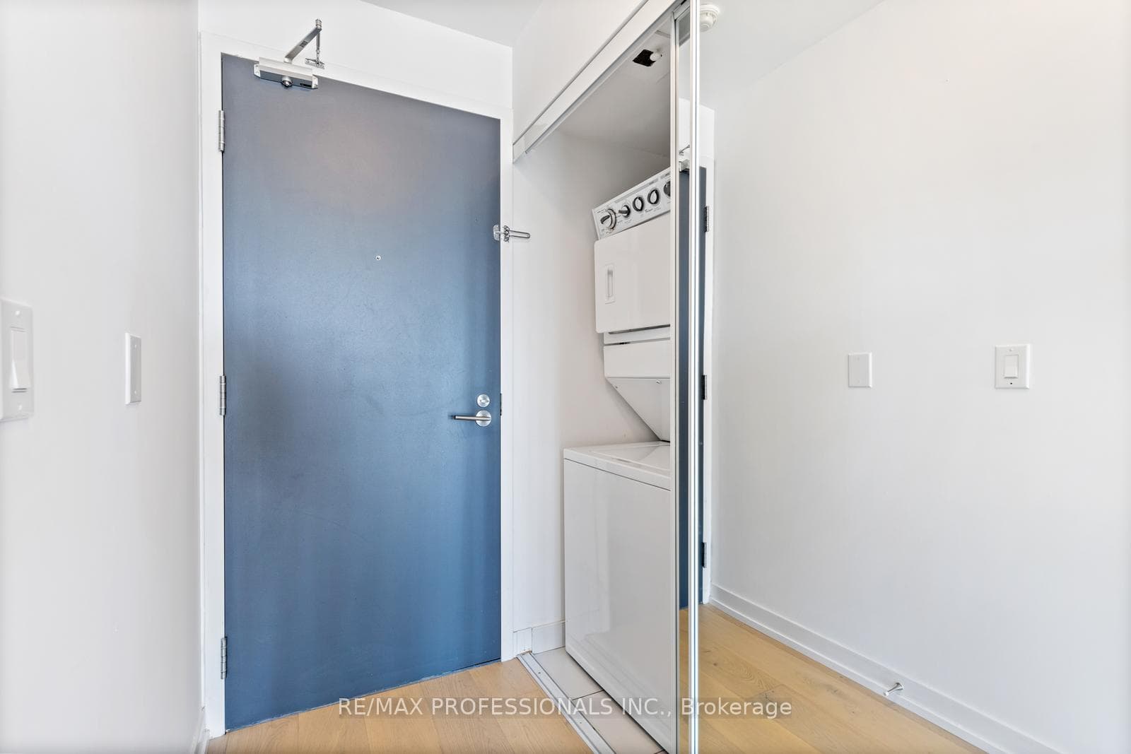 105 George Street Unit 810 photo 26