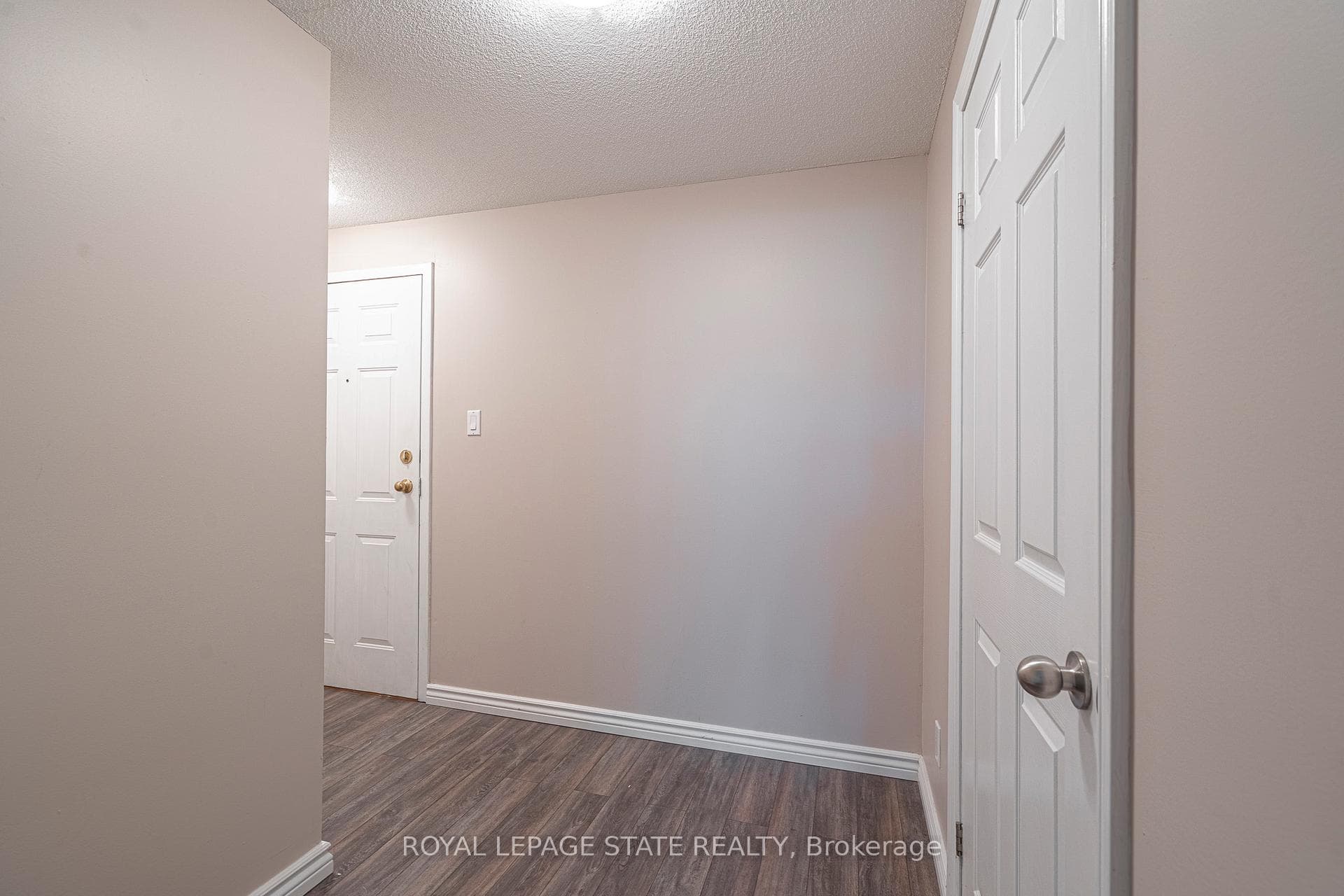 200 Limeridge Road Unit 105 photo 6