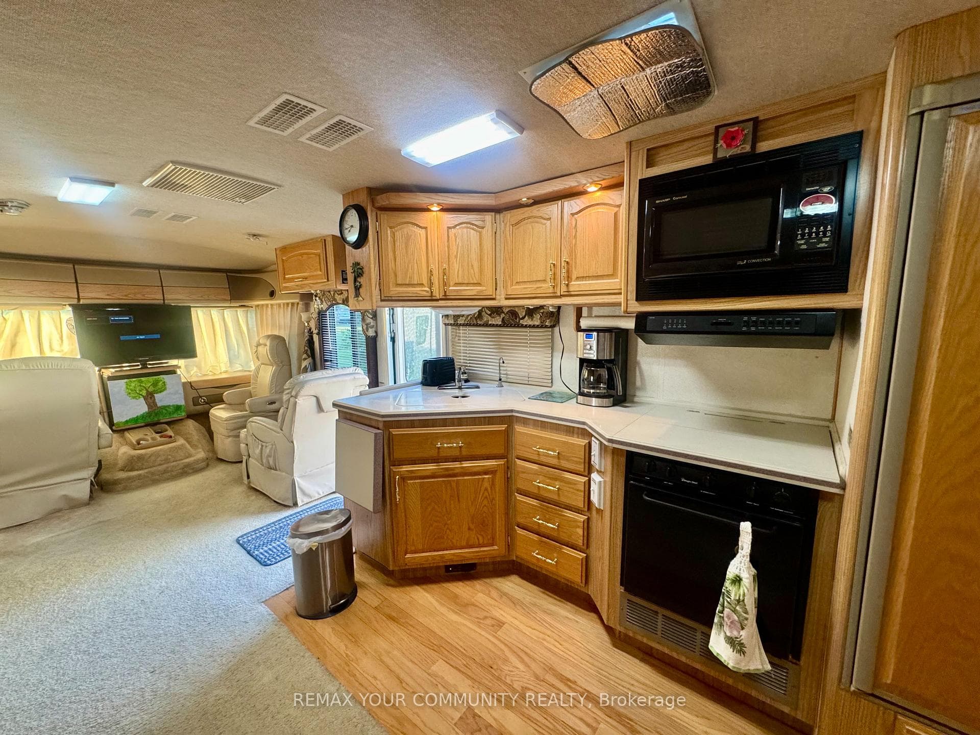 285 Crydermans Side Road Unit 9 photo 6