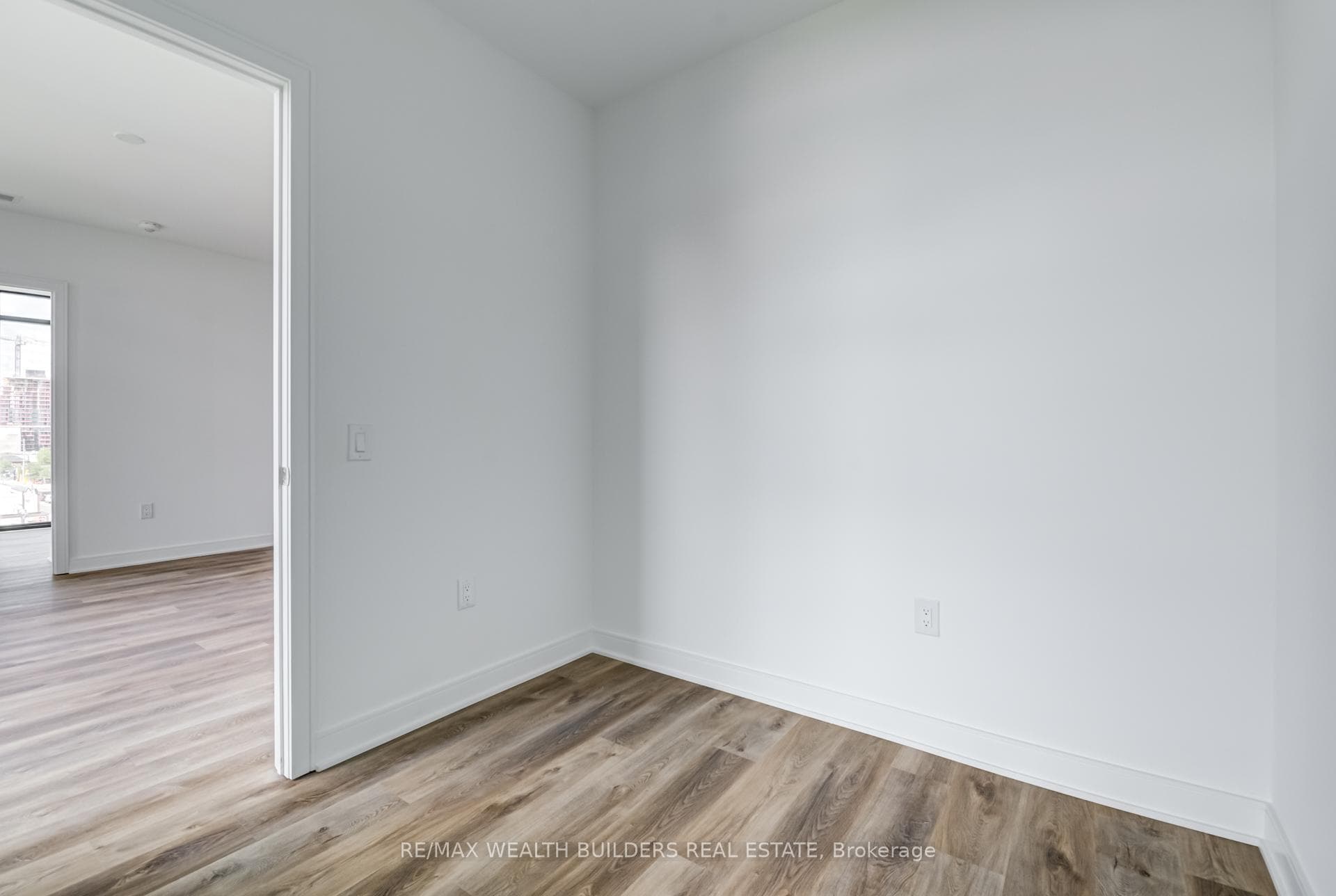 86 Dundas Street Unit 702 photo 28