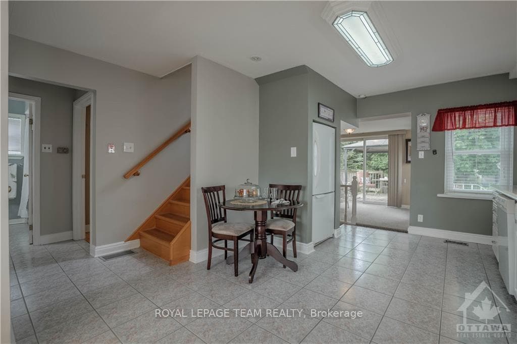 46 BRYDEN Avenue photo 10