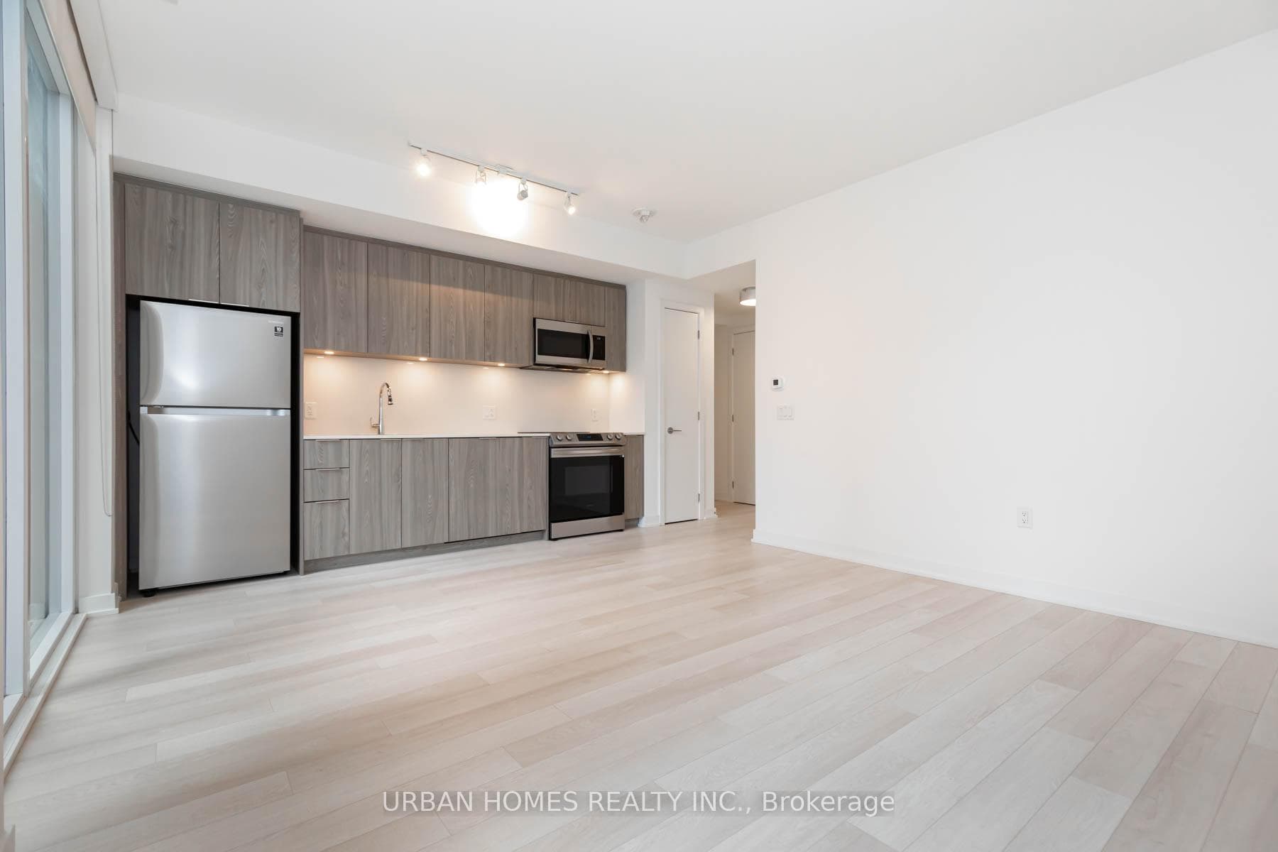 357 King Street Unit 608 photo 5
