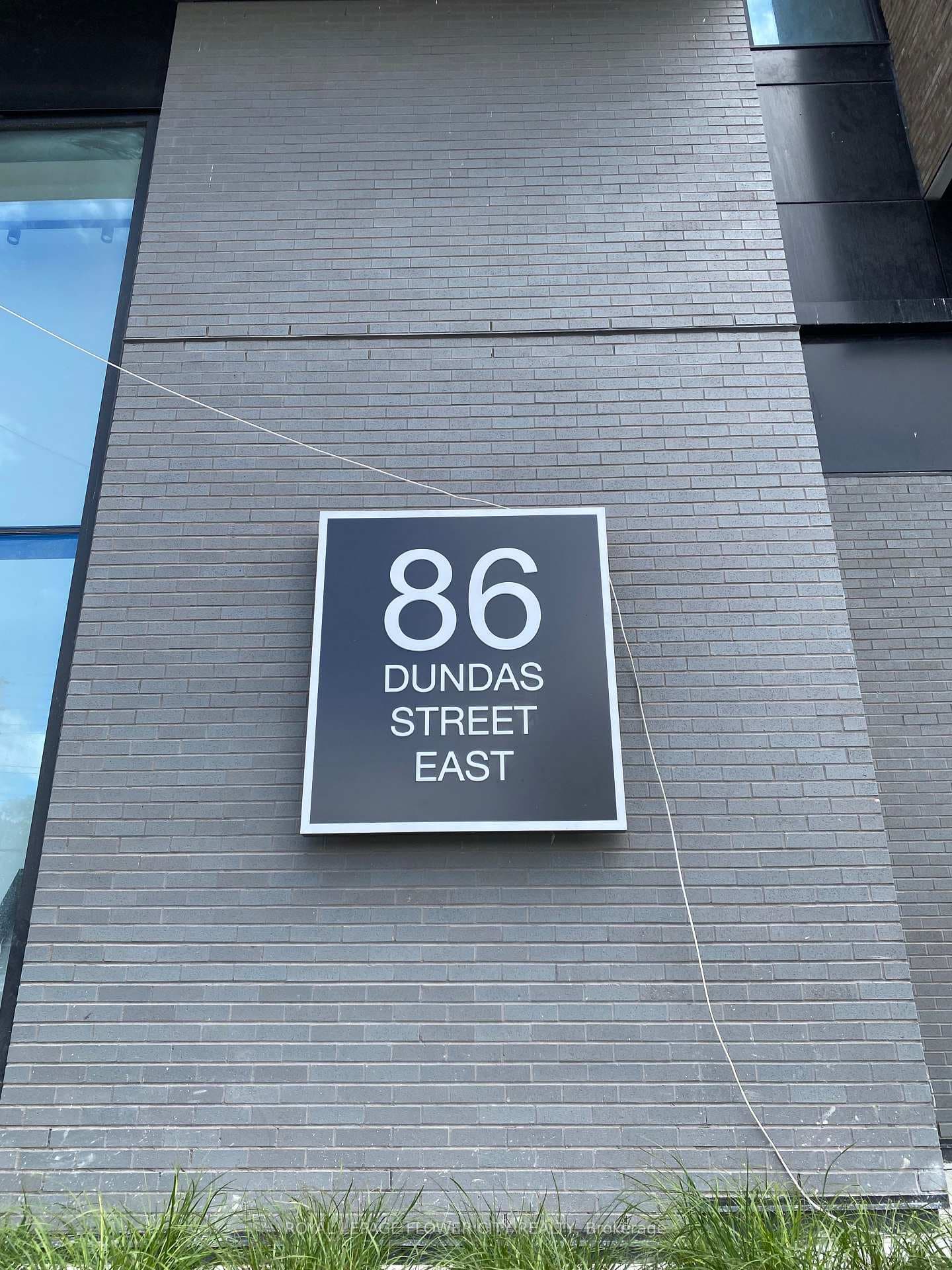 86 Dundas Street Unit 408 photo 2