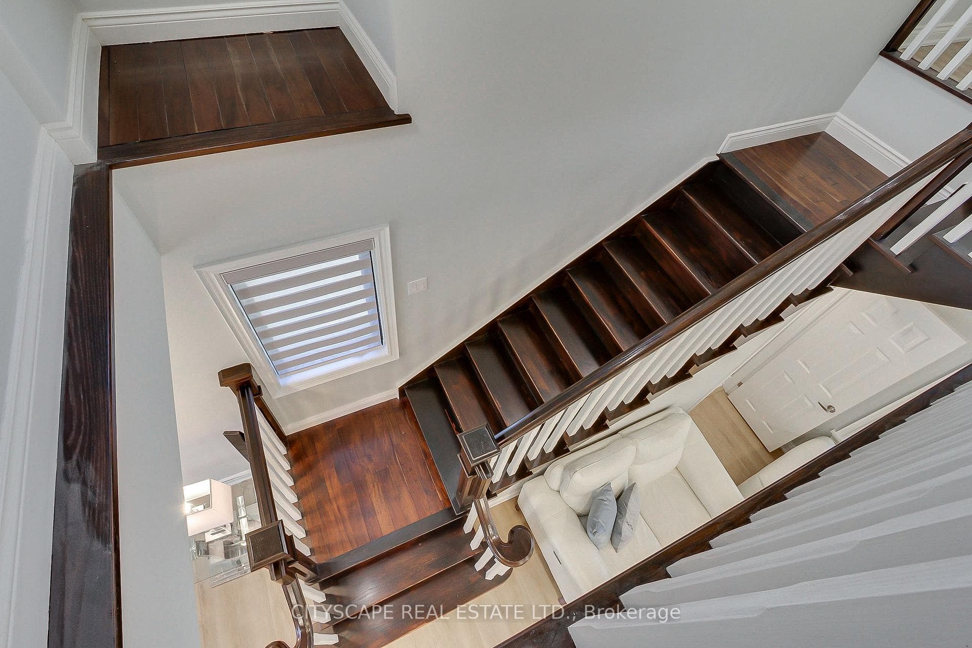 1543 Indian Grove photo 18