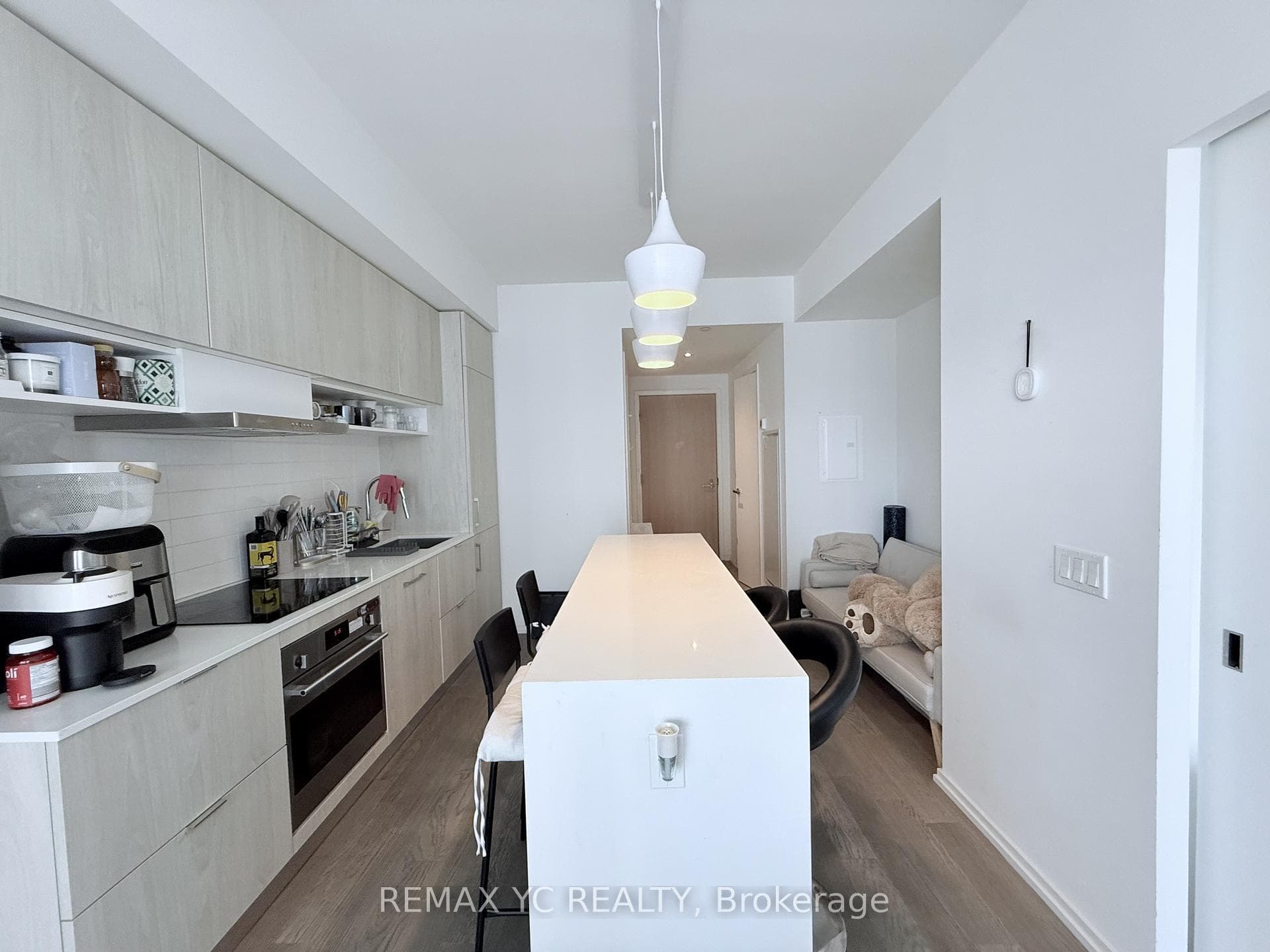 Currently tenanted unit photos