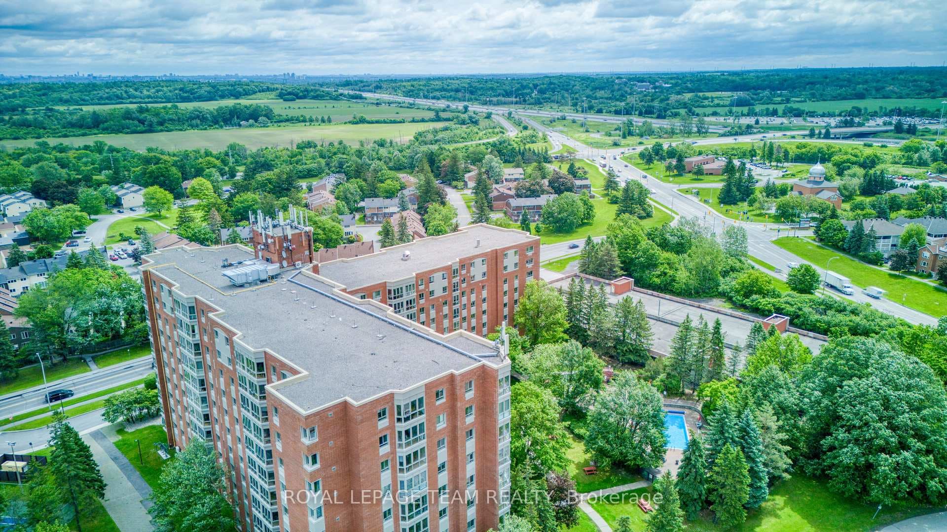 960 Teron Road Unit 401 photo 39