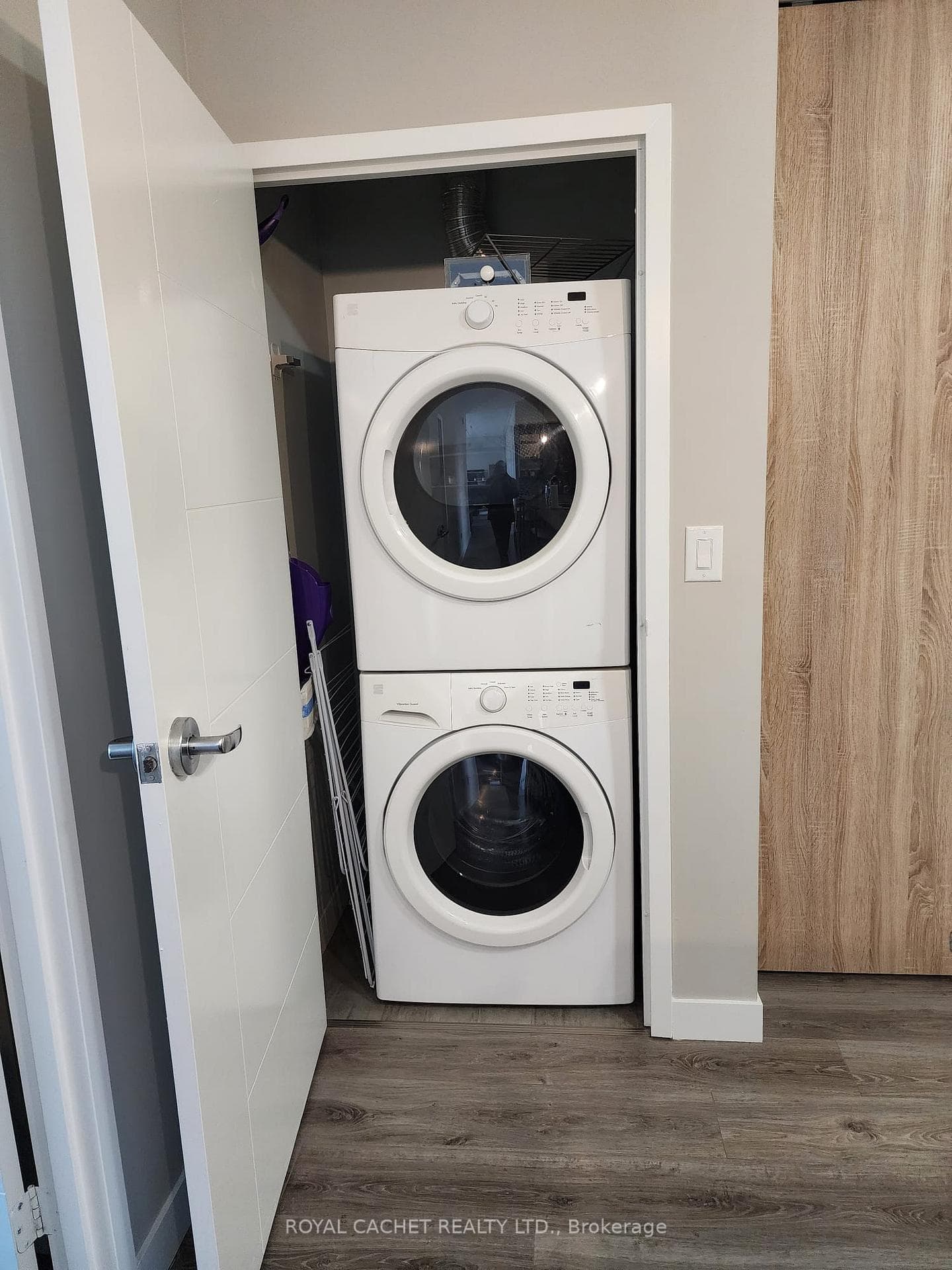318 SPRUCE Street Unit 1707 photo 20