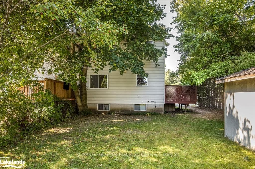 13 CORBEAU Crescent photo 2