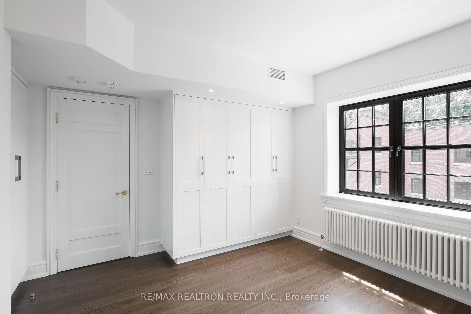 2 Clarendon Avenue Unit 407 photo 4