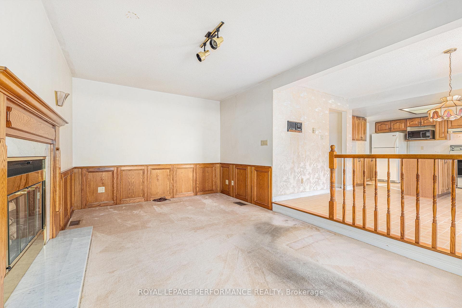 53 Zokol Crescent photo 10