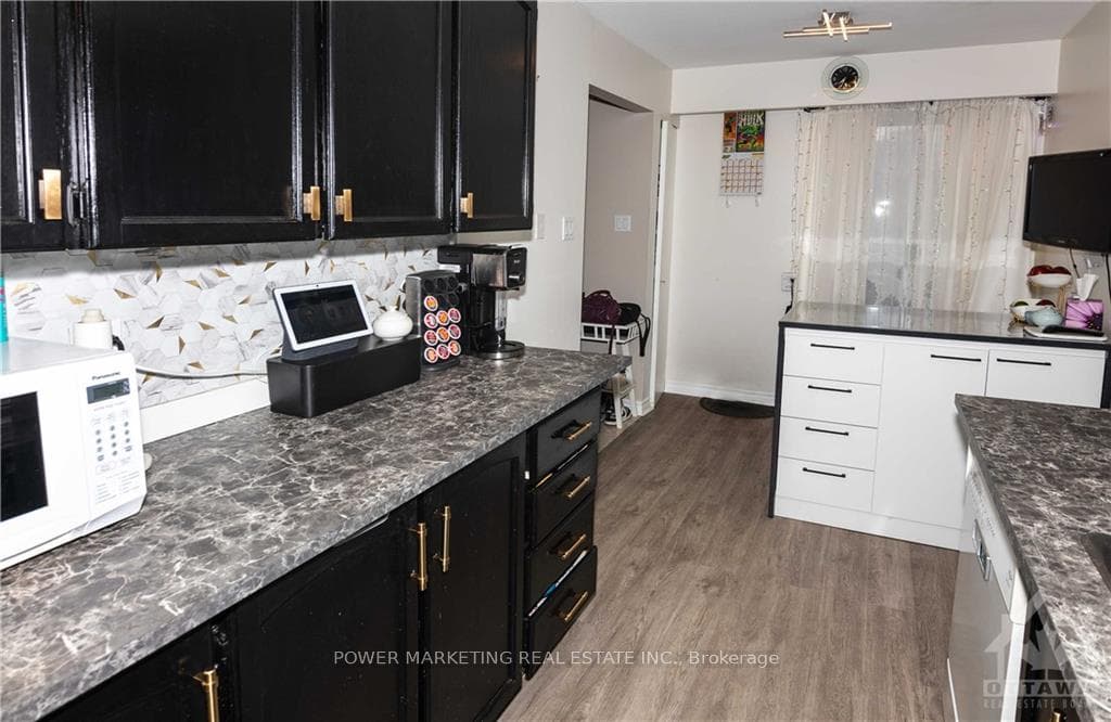 1124 ALENMEDE Crescent photo 8