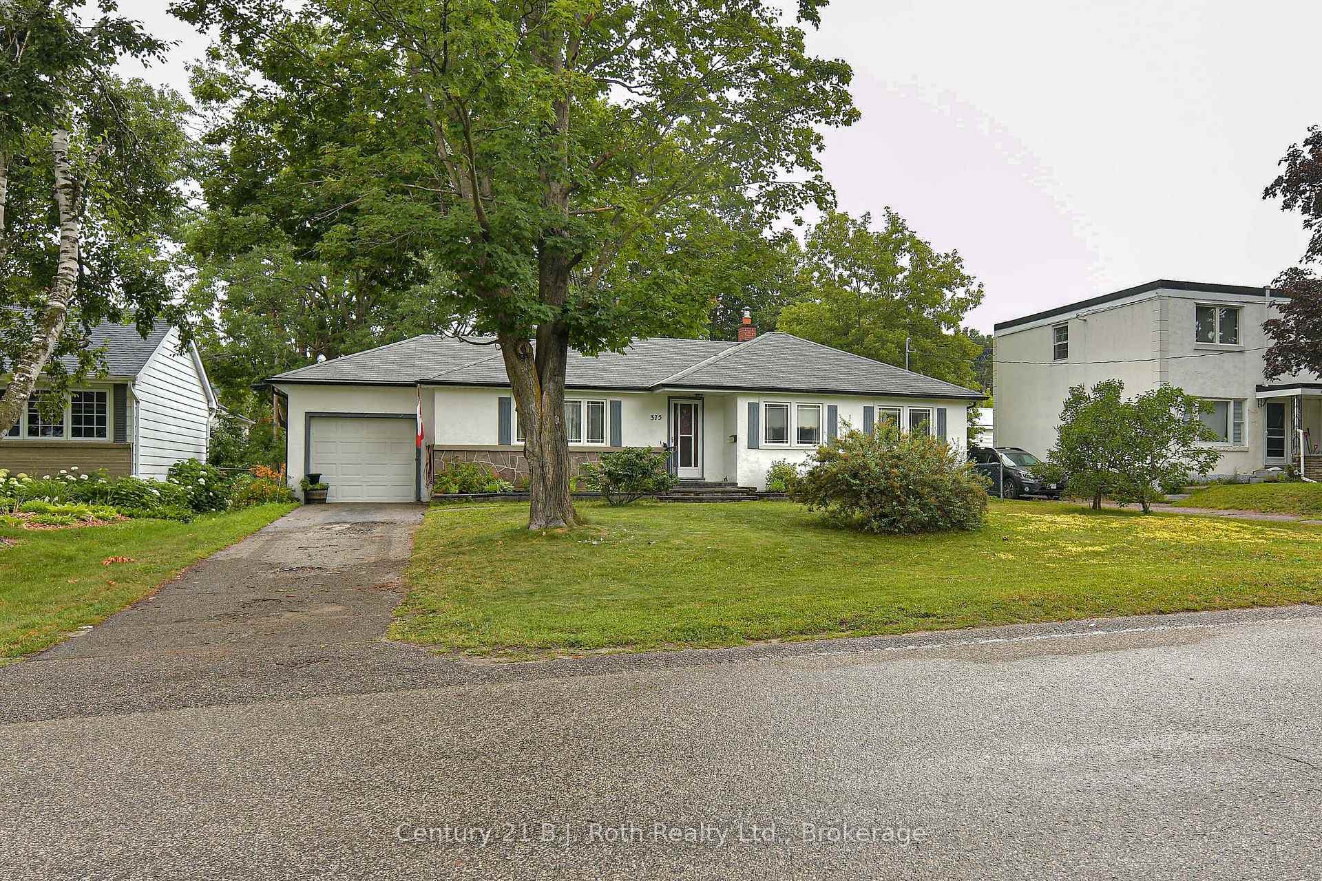 375 Parkhurst Crescent photo 1