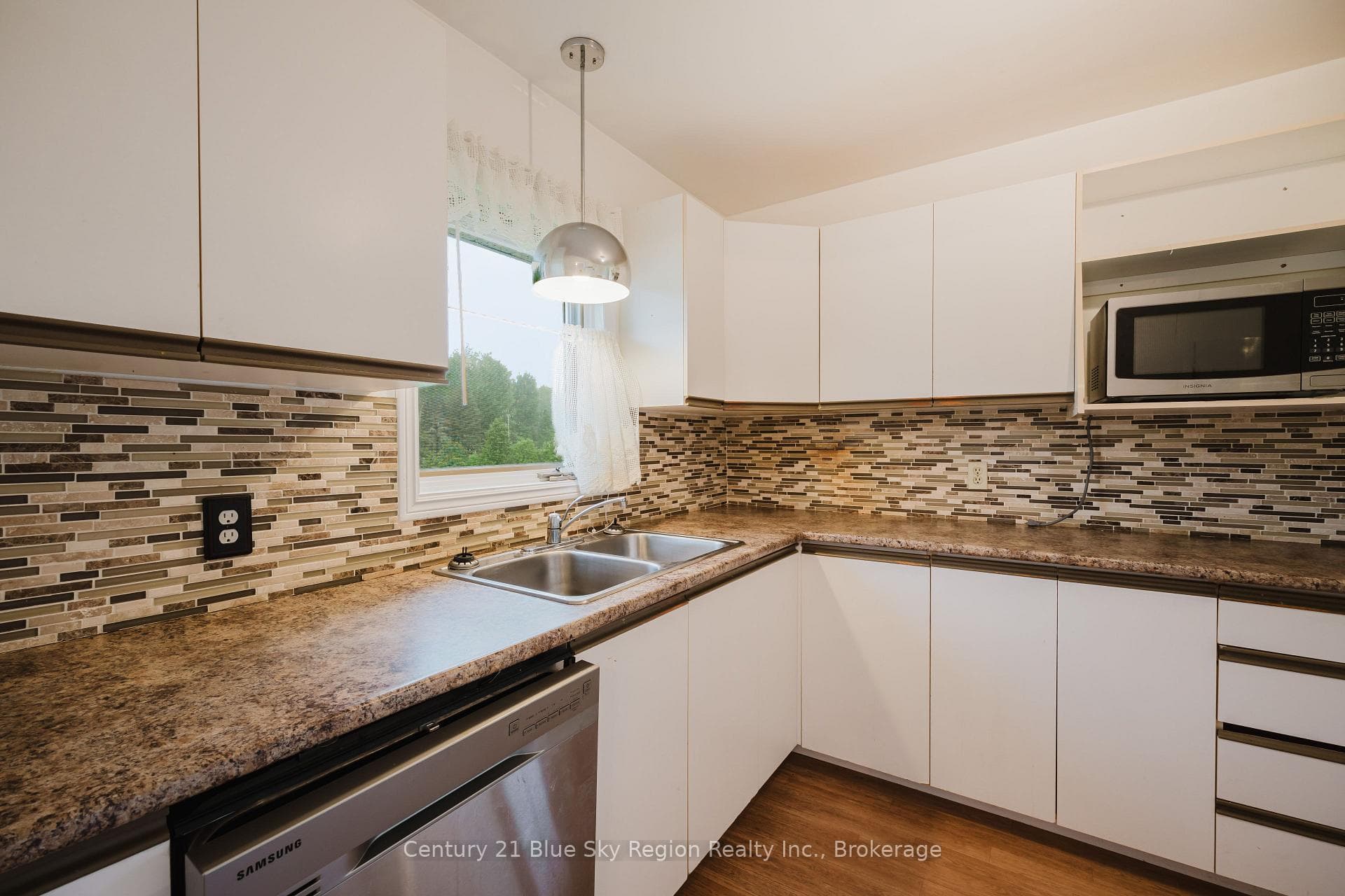 69 Waukegan Road photo 11