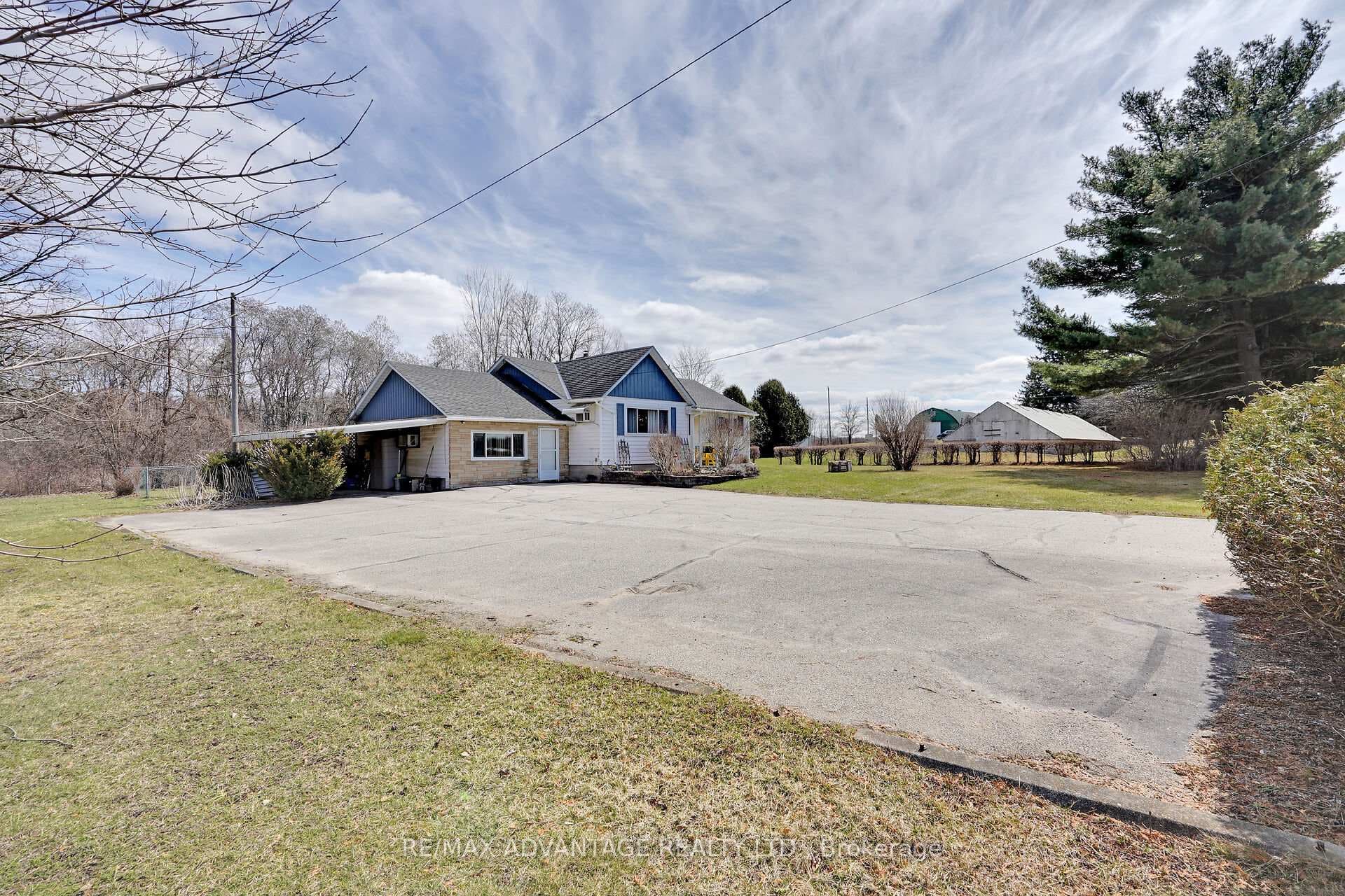 2678 Dorchester Road photo 46