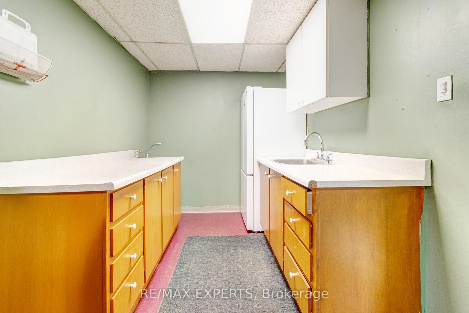 135 Watline Avenue photo 37