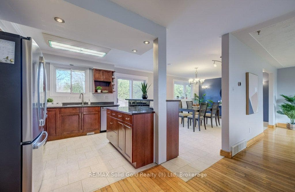 330 Daleview Place photo 14